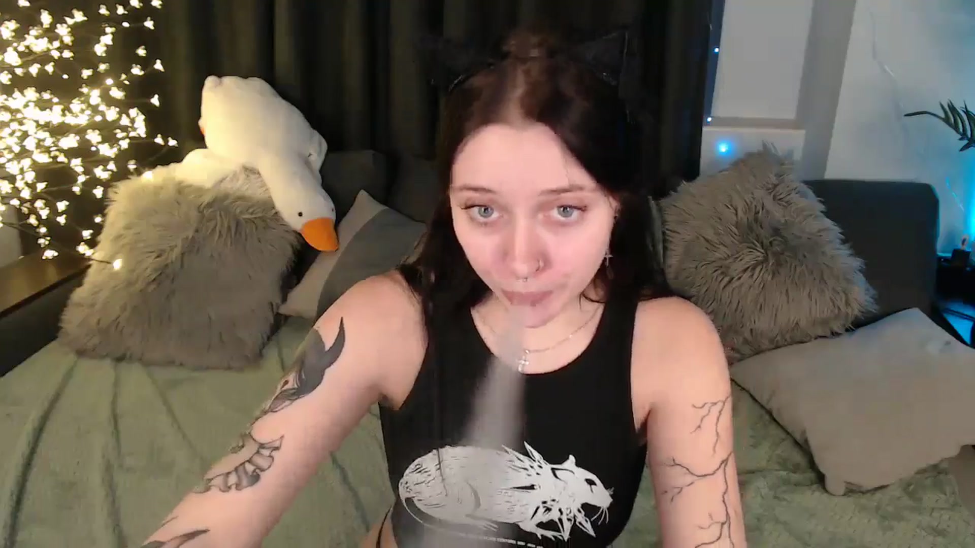 Gallery image thumbnail from SerenaSantos's myfreecams stream on, 12/24/2025, 14:55 image 7 of 20