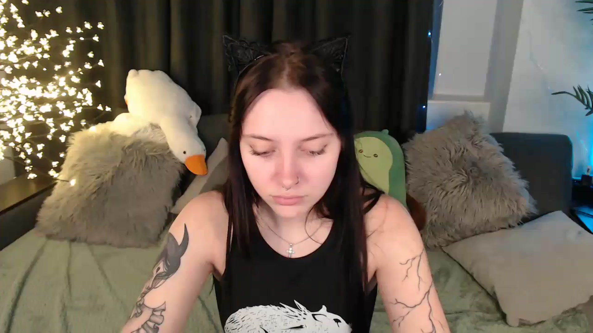 Gallery image thumbnail from SerenaSantos's myfreecams stream on, 12/24/2025, 14:55 image 1 of 20