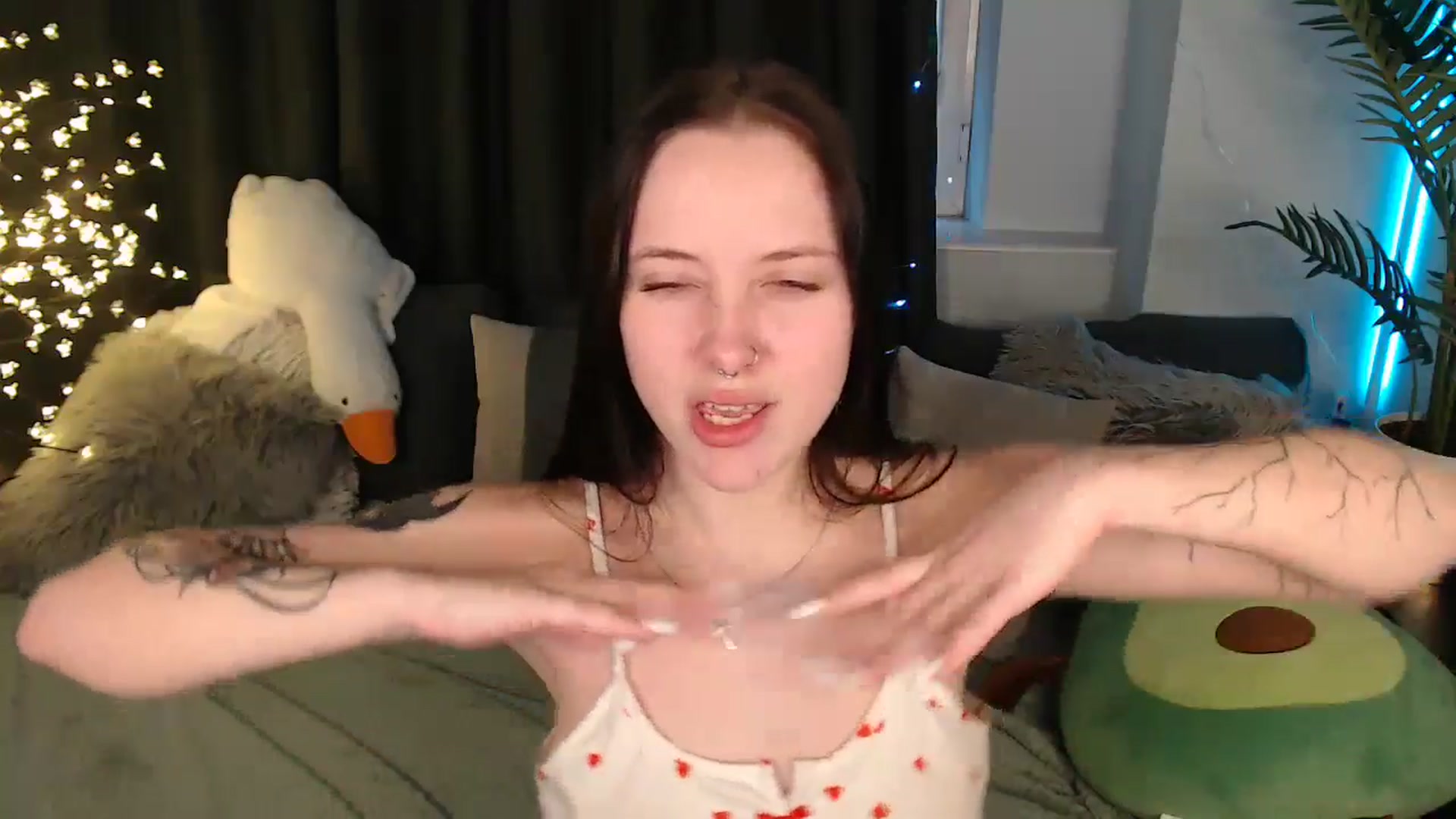 Gallery image thumbnail from SerenaSantos's myfreecams stream on, 12/26/2025, 13:14 image 11 of 20
