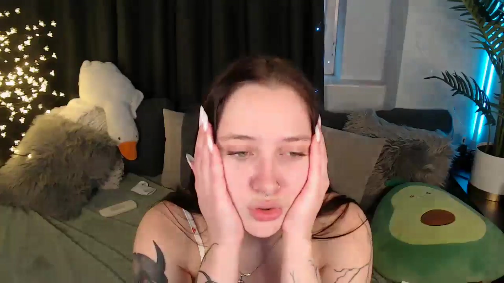 Gallery image thumbnail from SerenaSantos's myfreecams stream on, 12/26/2025, 13:14 image 10 of 20