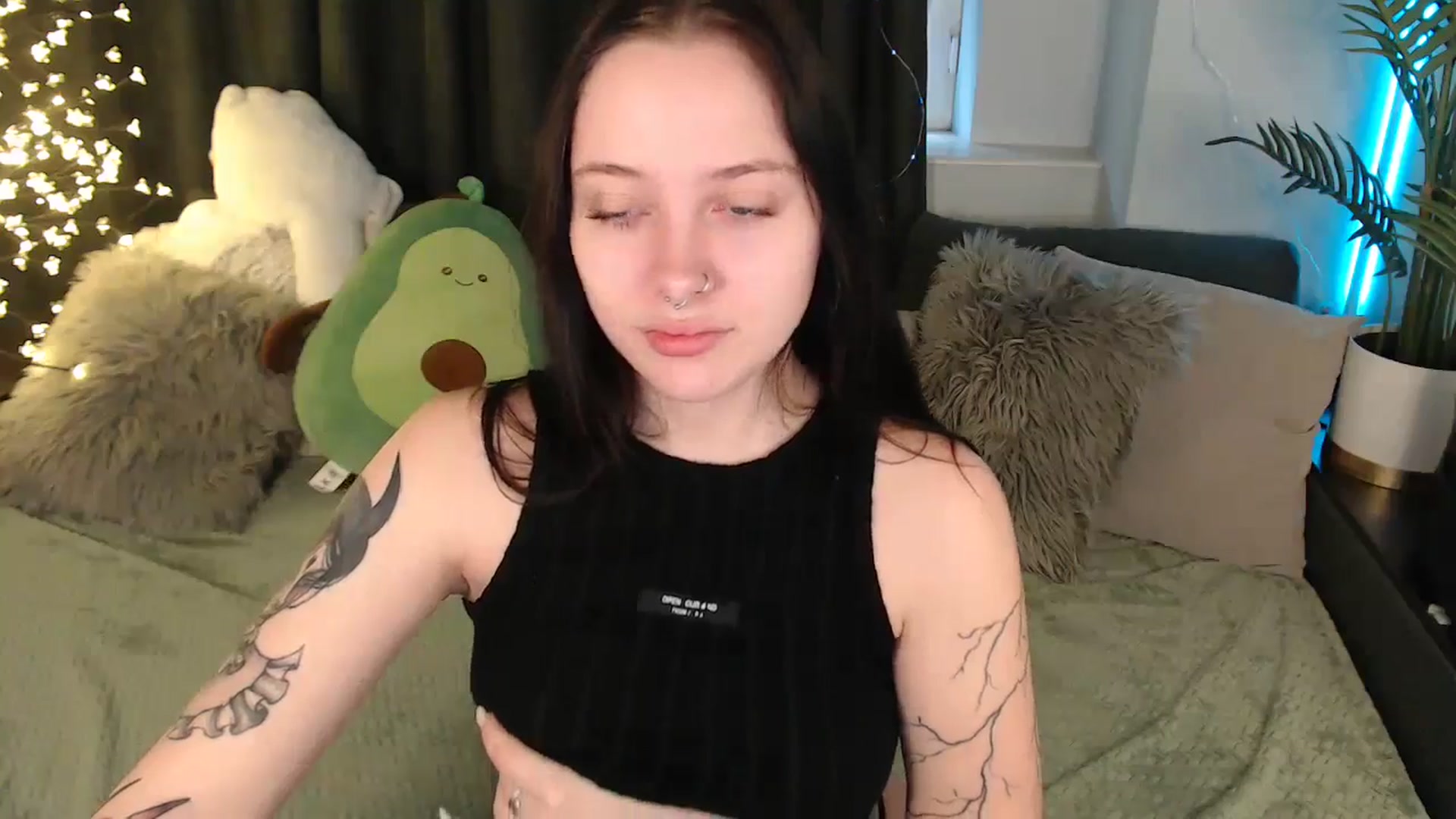 Gallery image thumbnail from SerenaSantos's myfreecams stream on, 12/27/2025, 10:08 image 13 of 20