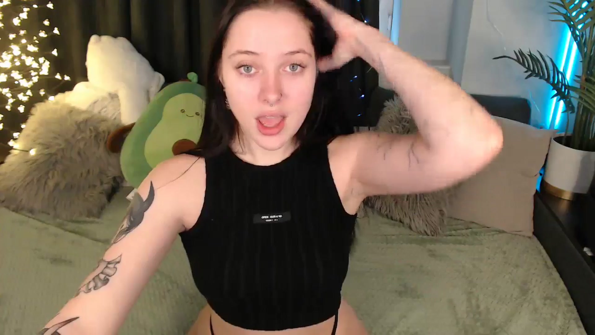 Gallery image thumbnail from SerenaSantos's myfreecams stream on, 12/27/2025, 10:08 image 9 of 20
