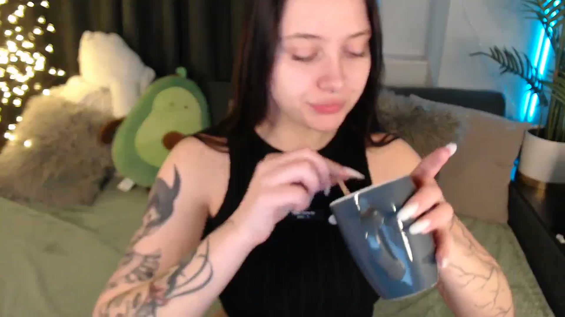 Gallery image thumbnail from SerenaSantos's myfreecams stream on, 12/27/2025, 10:08 image 16 of 20