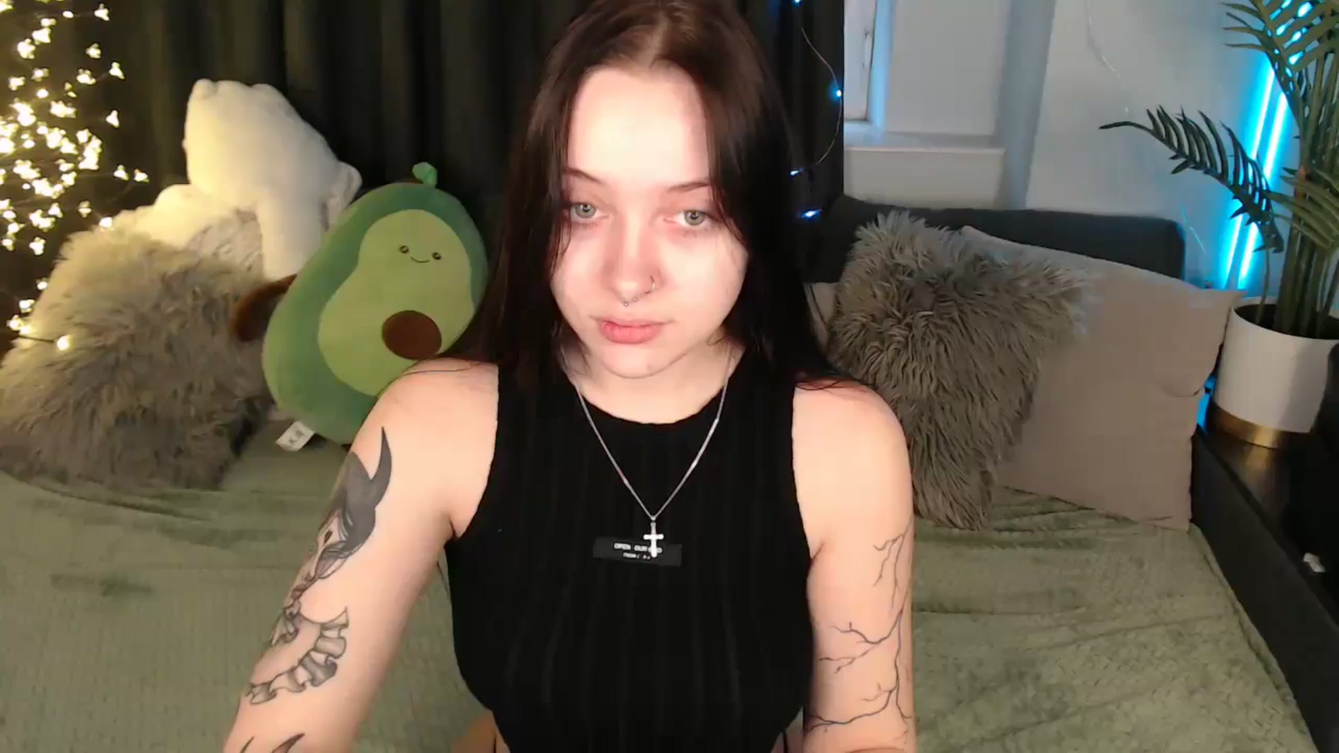 Gallery image thumbnail from SerenaSantos's myfreecams stream on, 12/27/2025, 10:08 image 2 of 20