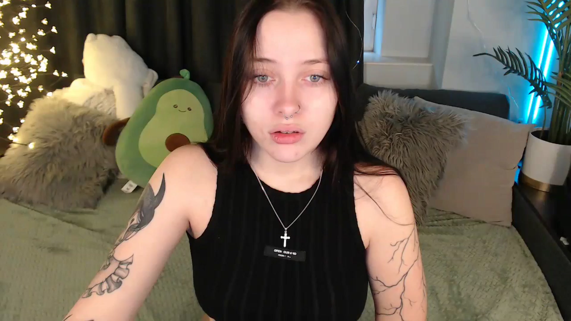 Gallery image thumbnail from SerenaSantos's myfreecams stream on, 12/27/2025, 10:08 image 4 of 20