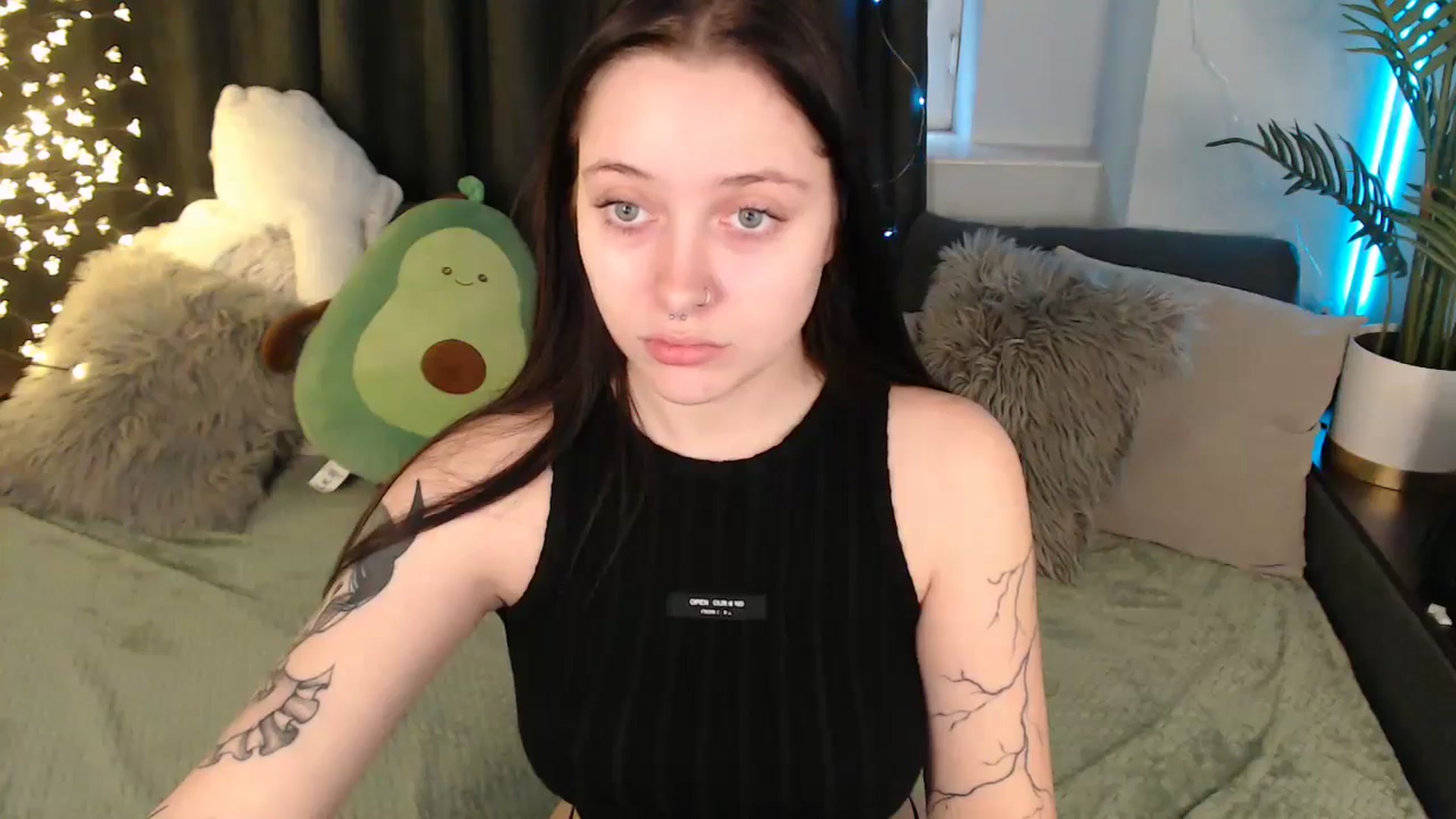 Gallery image thumbnail from SerenaSantos's myfreecams stream on, 12/27/2025, 10:08 image 19 of 20