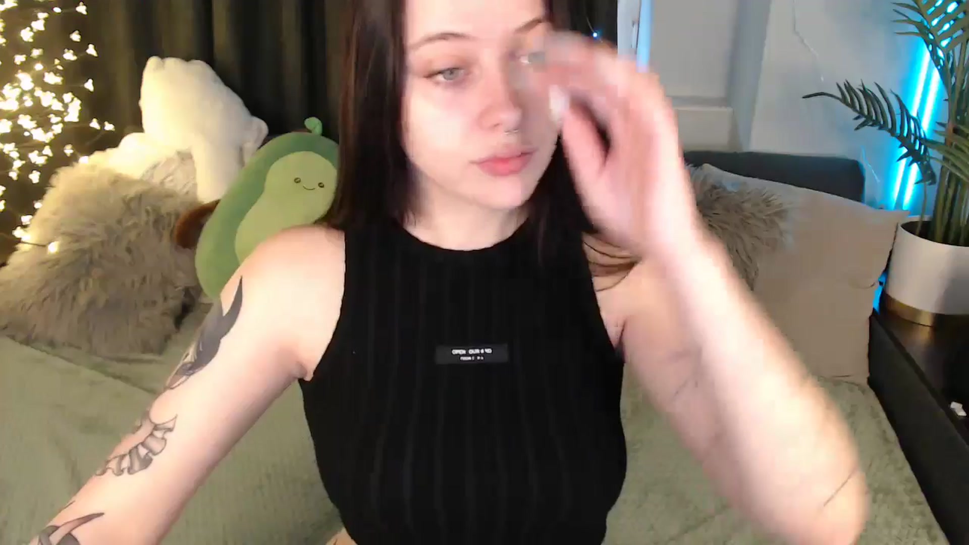 Gallery image thumbnail from SerenaSantos's myfreecams stream on, 12/27/2025, 10:08 image 18 of 20