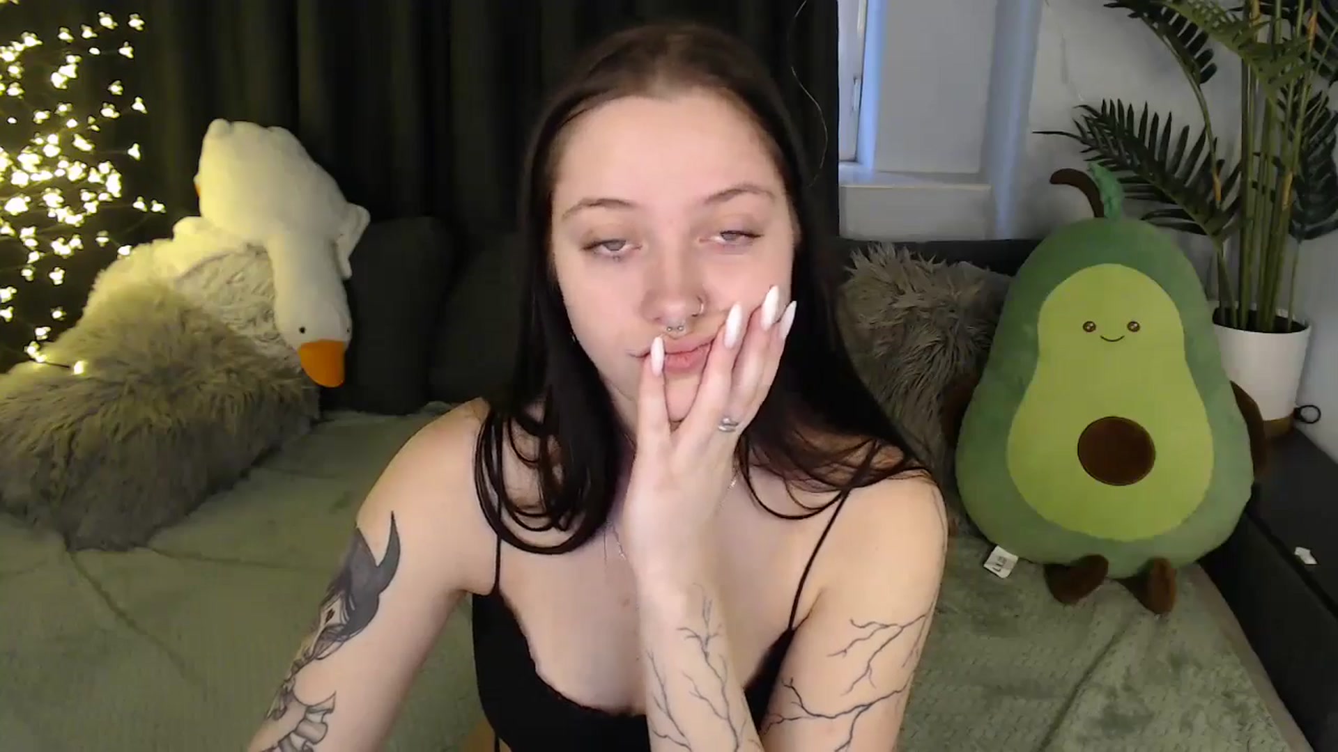 Gallery image thumbnail from SerenaSantos's myfreecams stream on, 12/28/2025, 12:03 image 14 of 20