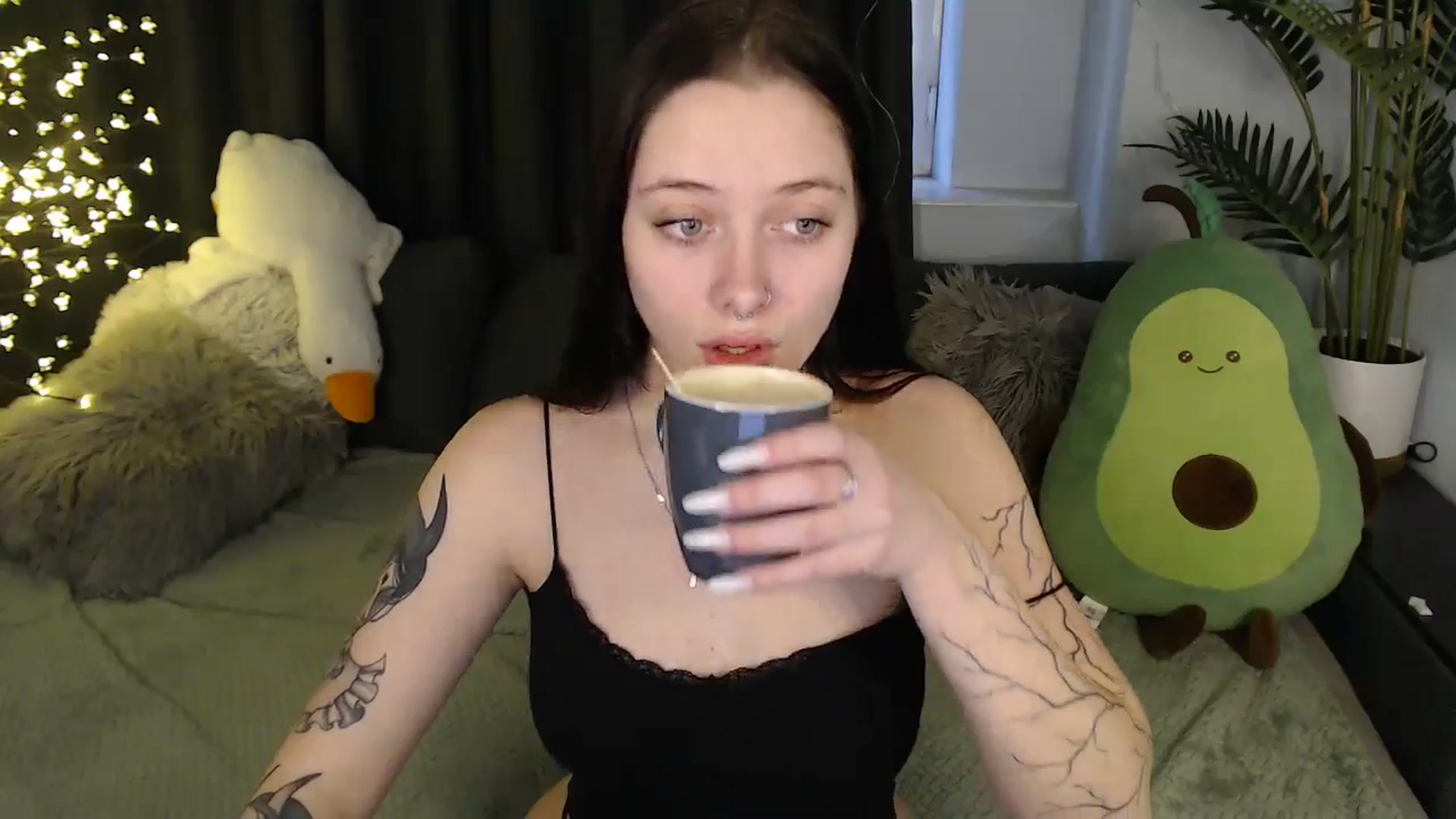 Gallery image thumbnail from SerenaSantos's myfreecams stream on, 12/28/2025, 12:03 image 4 of 20