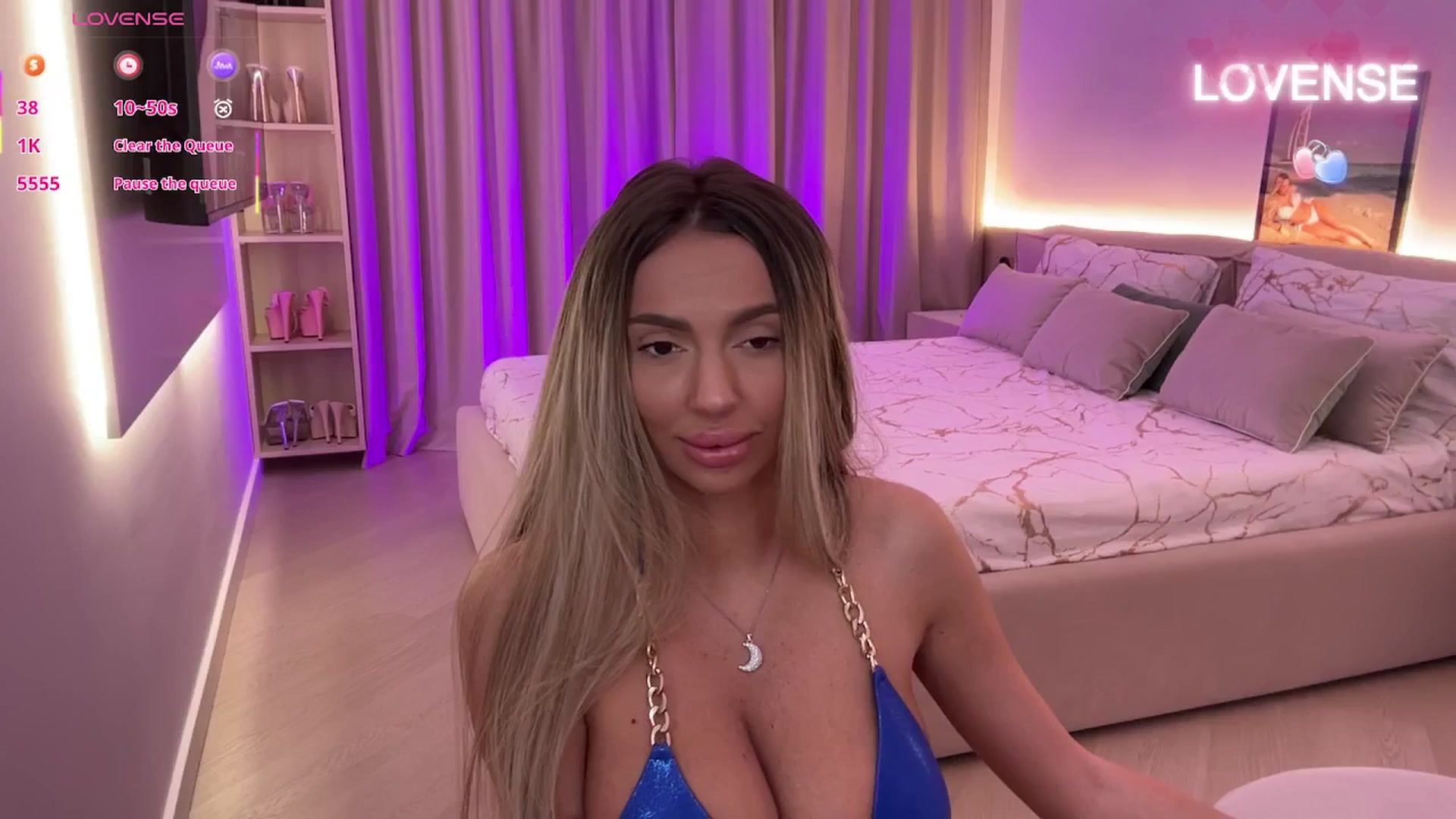 Gallery image thumbnail from Serena_Devine's myfreecams stream on, 07/06/2025, 23:26 image 17 of 20