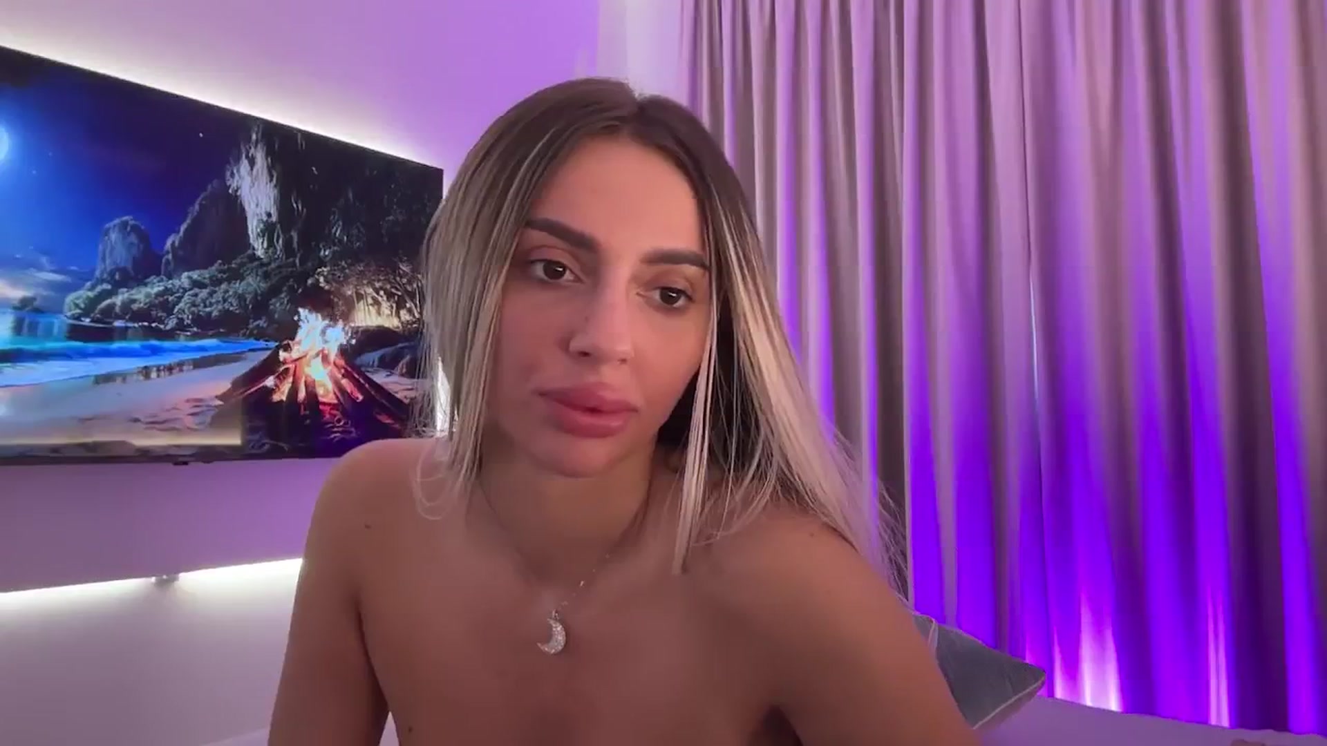 Gallery image thumbnail from Serena_Devine's myfreecams stream on, 07/12/2025, 06:00 image 19 of 20