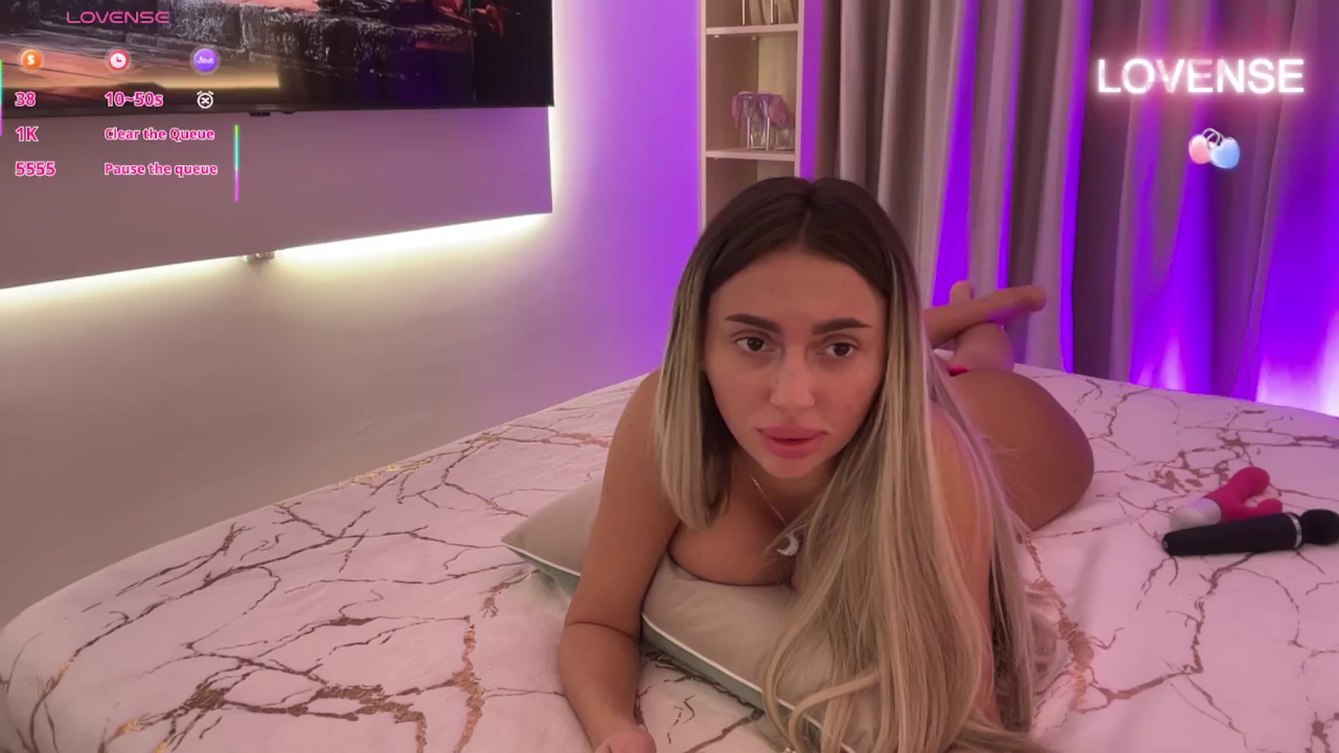 Gallery image thumbnail from Serena_Devine's myfreecams stream on, 07/28/2025, 05:36 image 12 of 20