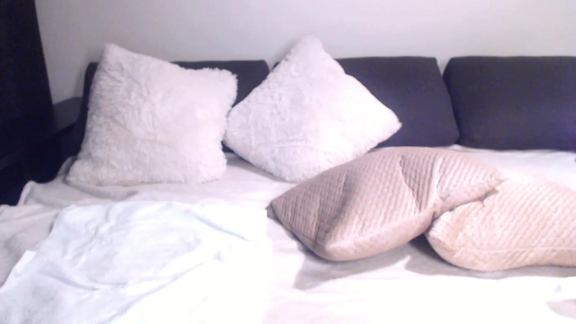 Gallery image thumbnail from Serena_Kiss's myfreecams stream on, 12/12/2022, 19:28 image 5 of 20