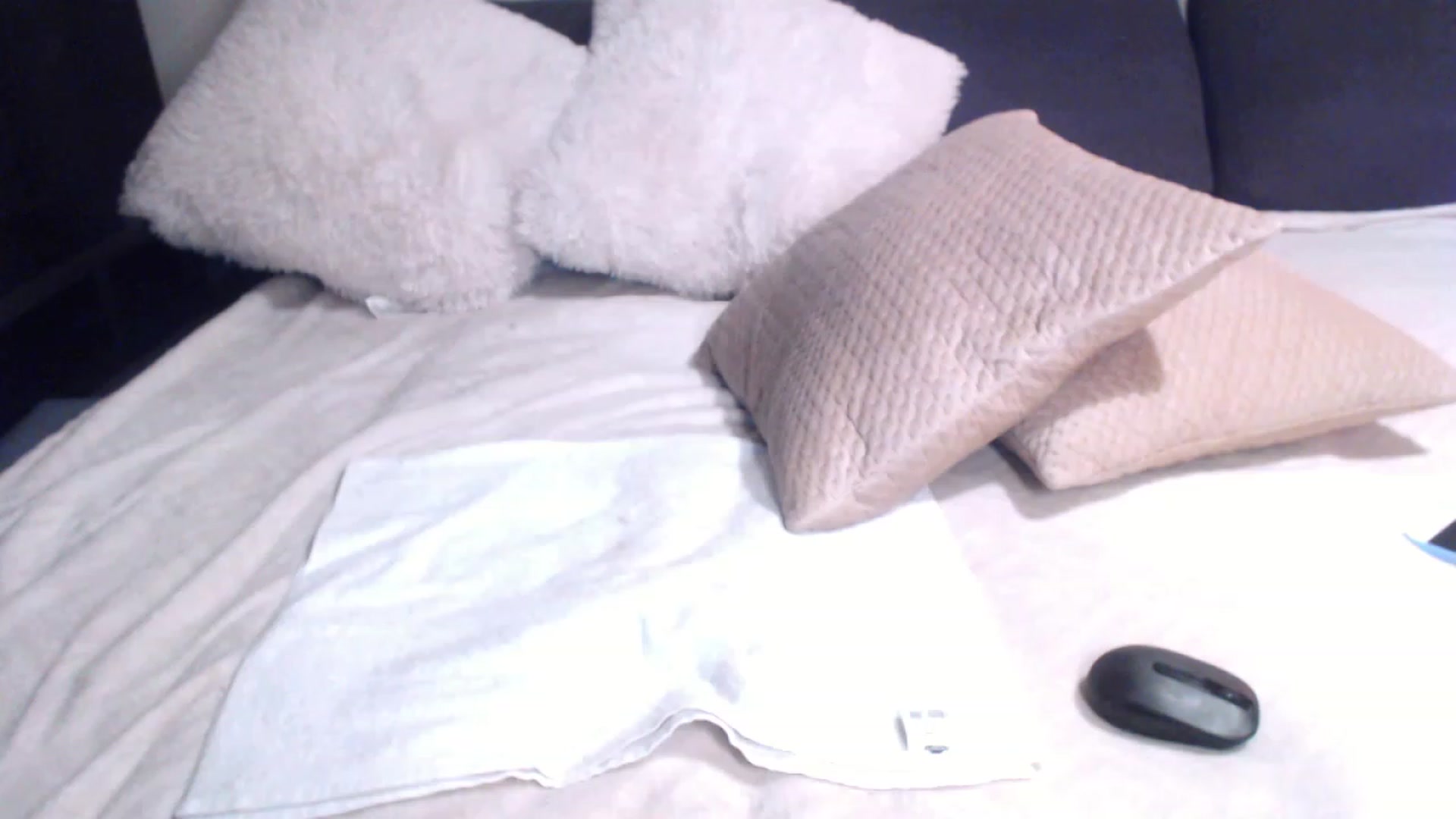 Gallery image thumbnail from Serena_Kiss's myfreecams stream on, 01/07/2023, 19:00 image 10 of 20