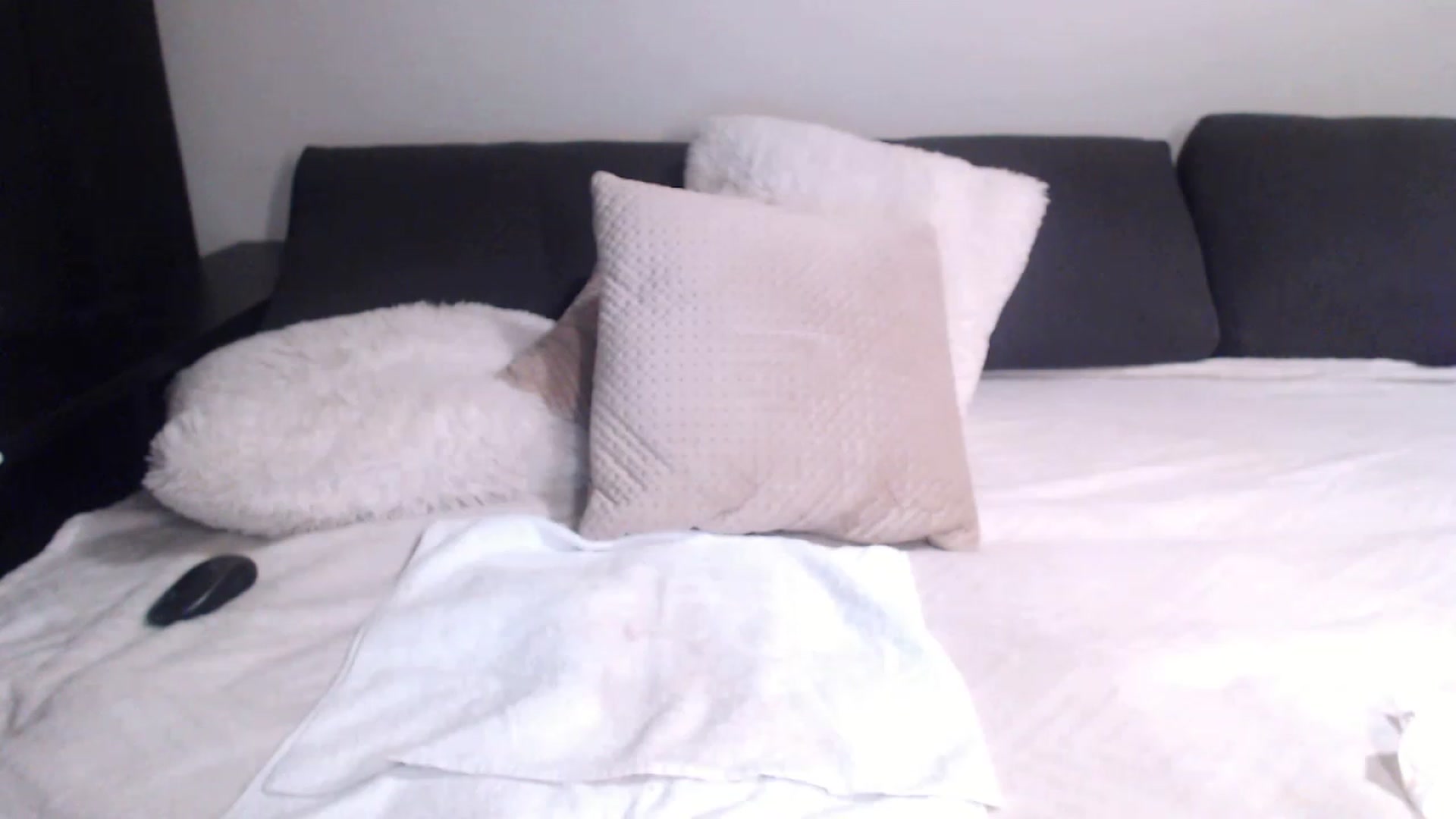Gallery image thumbnail from Serena_Kiss's myfreecams stream on, 01/21/2023, 18:35 image 7 of 20