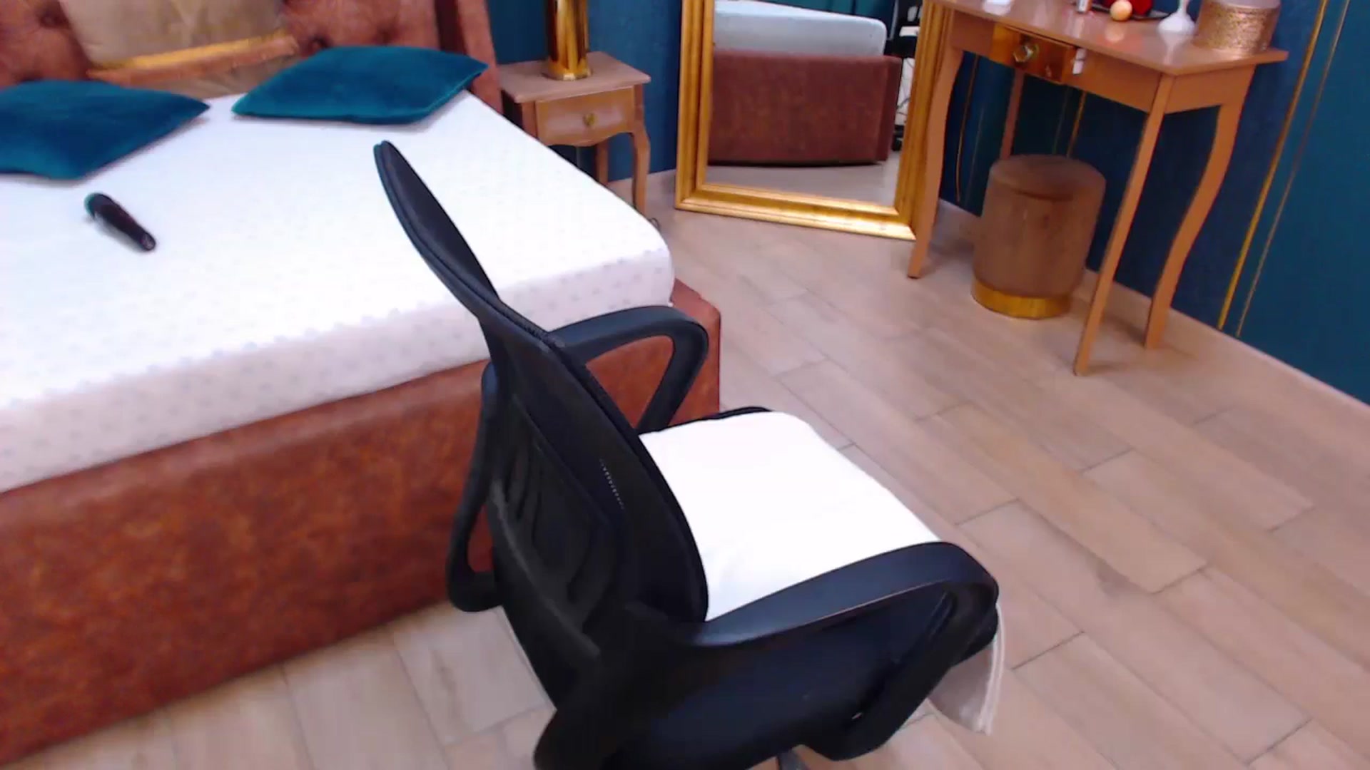 Gallery image thumbnail from Serena_Mendez's myfreecams stream on, 12/23/2024, 11:18 image 4 of 20
