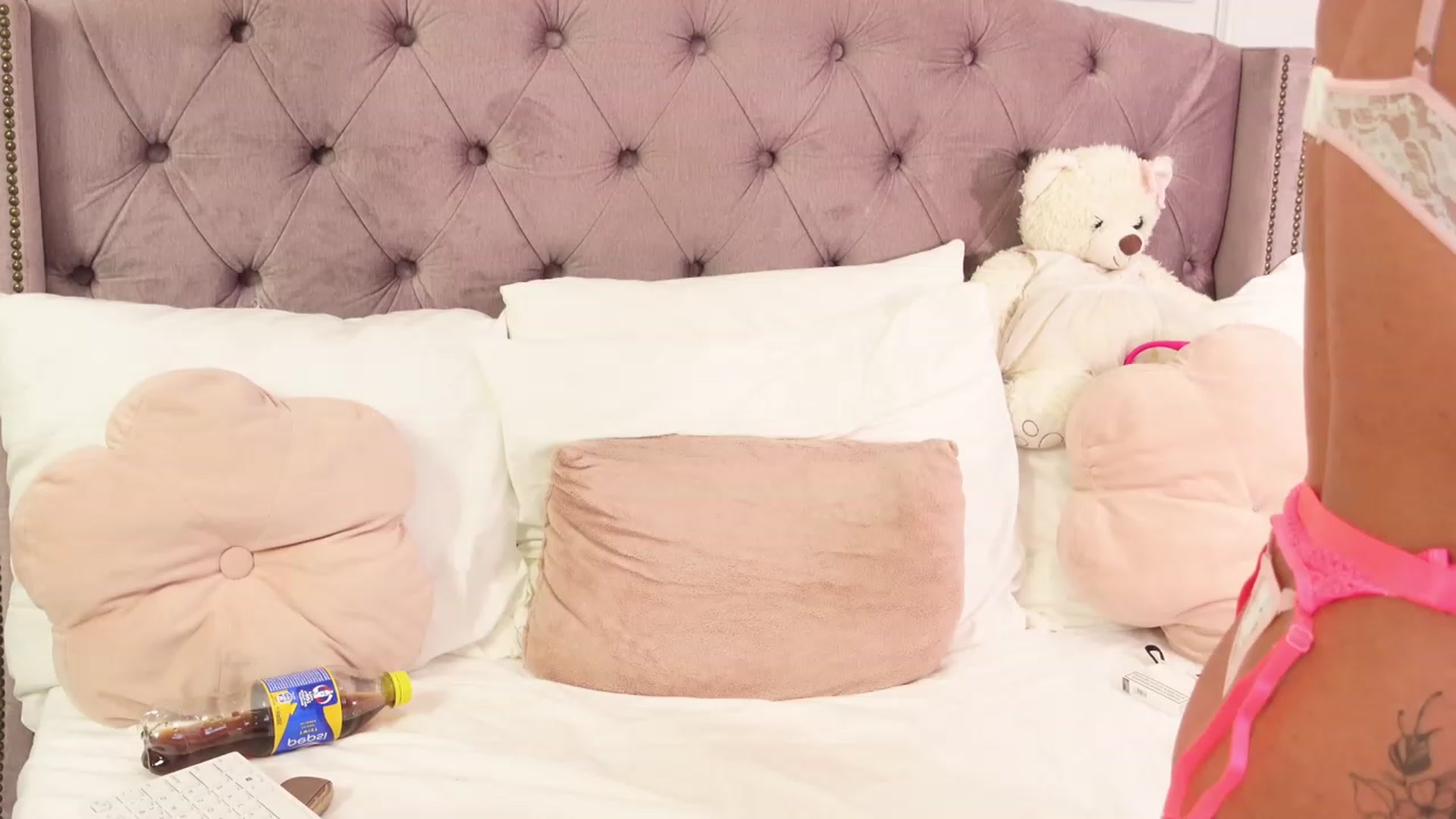 Gallery image thumbnail from Serena_Olsen's myfreecams stream on, 02/21/2023, 02:55 image 16 of 20
