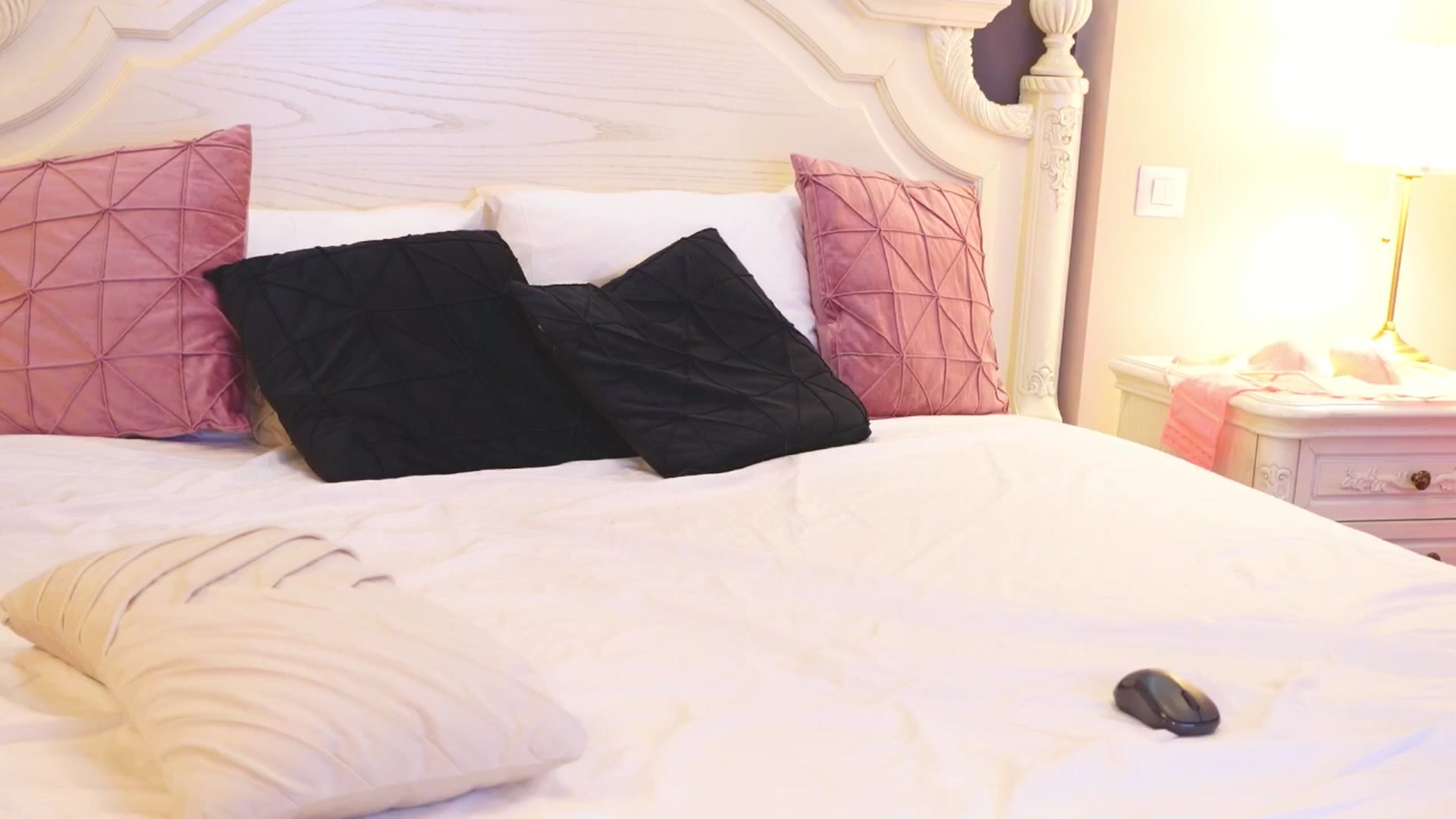 Gallery image thumbnail from Serena_Olsen's myfreecams stream on, 09/30/2024, 22:36 image 8 of 20