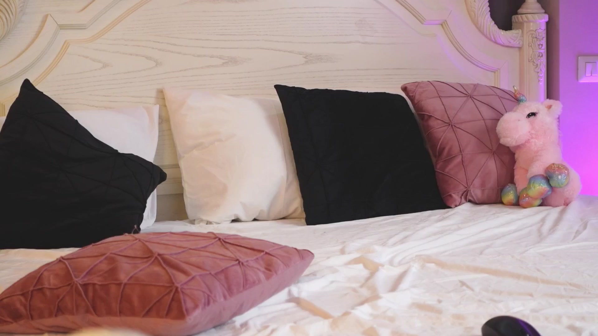 Gallery image thumbnail from Serena_Olsen's myfreecams stream on, 04/30/2025, 23:27 image 15 of 20