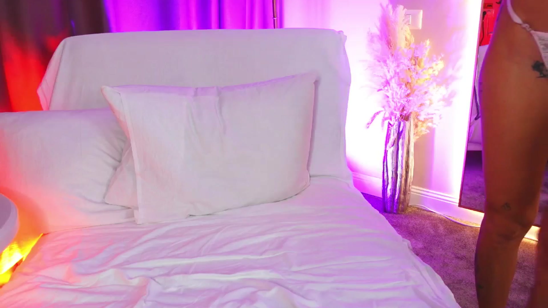 Gallery image thumbnail from Serena_Olsen's myfreecams stream on, 08/11/2025, 24:06 image 10 of 20