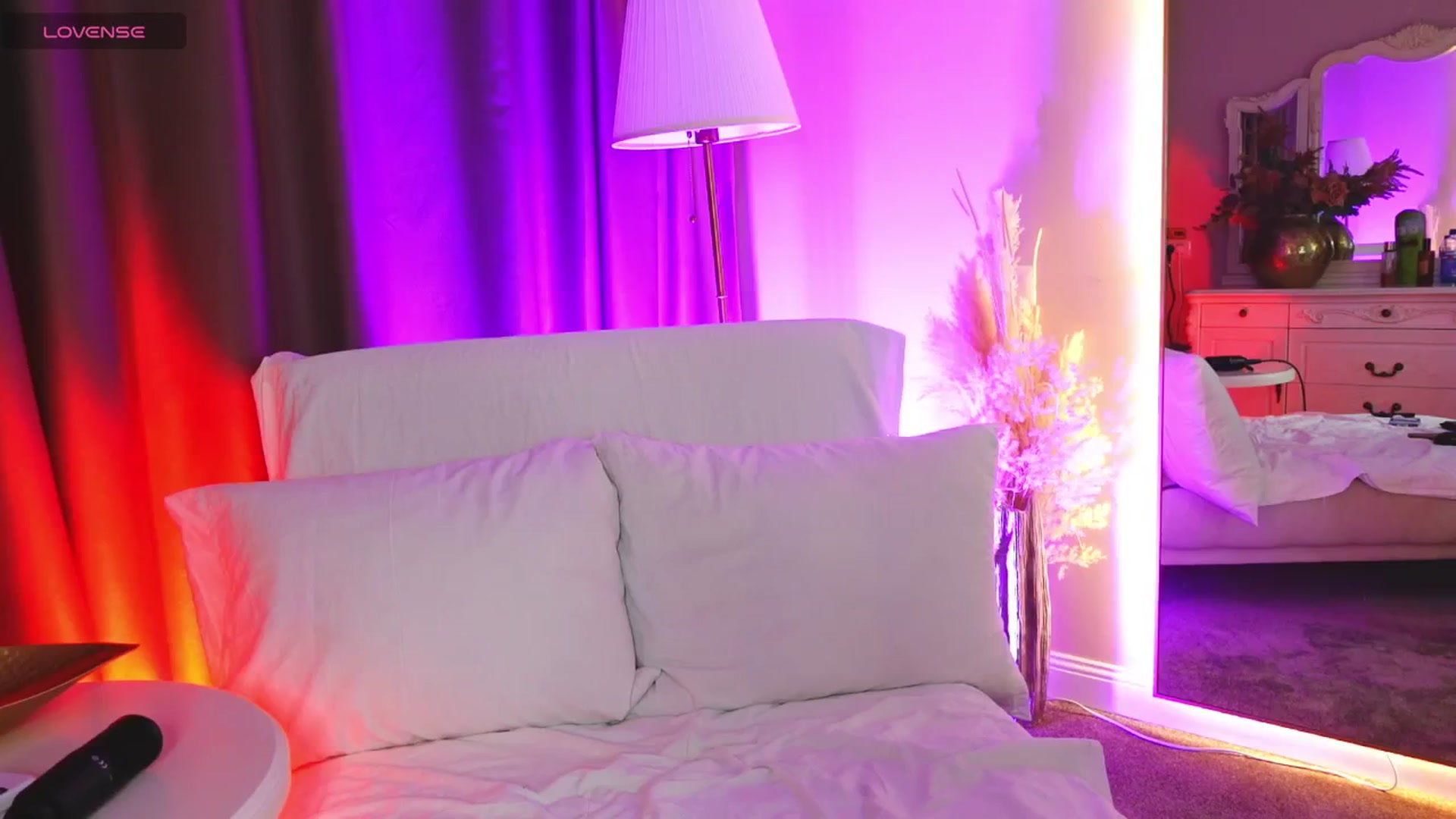Gallery image thumbnail from Serena_Olsen's myfreecams stream on, 08/18/2025, 21:16 image 19 of 20