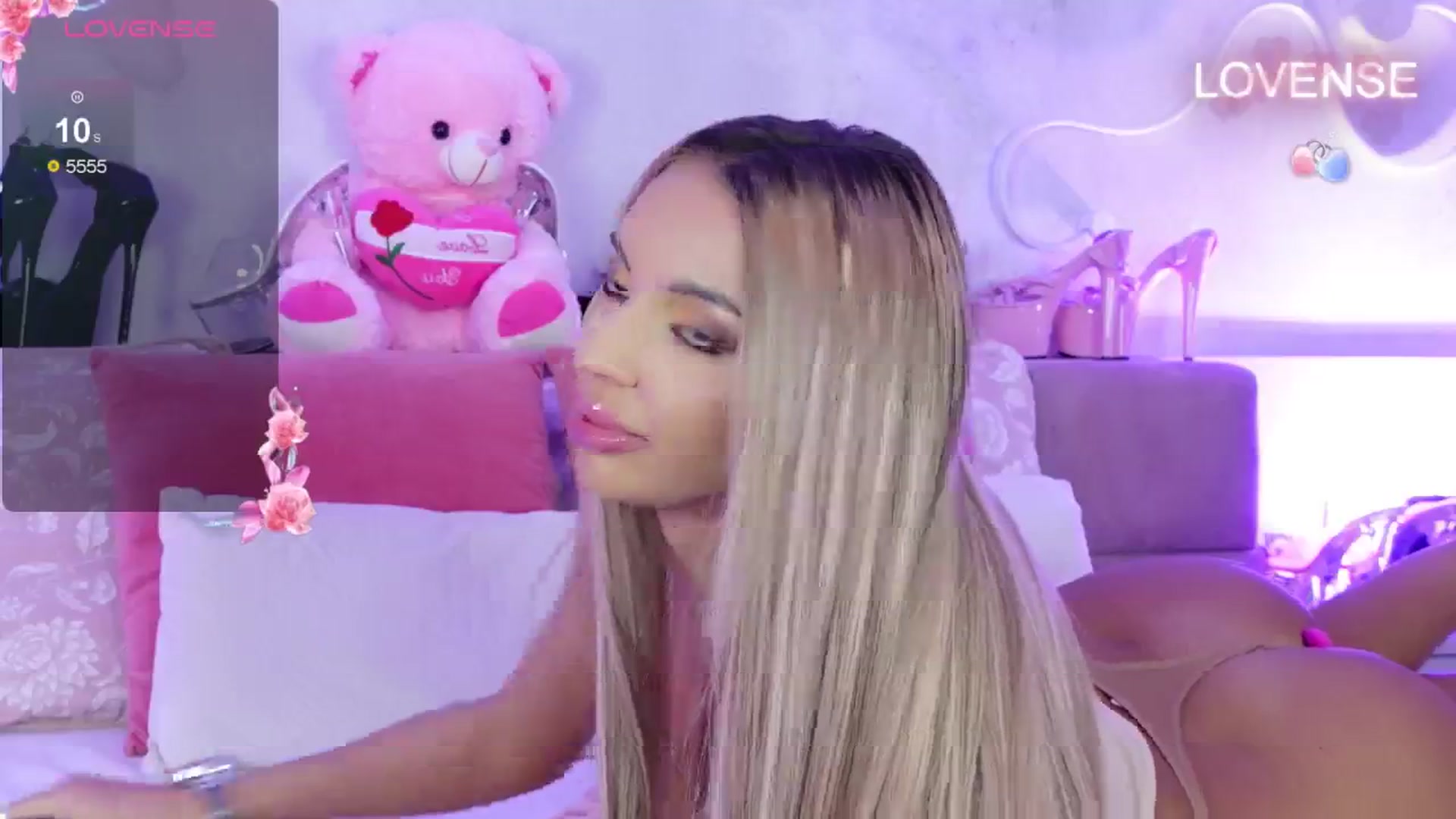 Gallery image thumbnail from Serena_Ramona's myfreecams stream on, 08/19/2024, 24:43 image 6 of 20