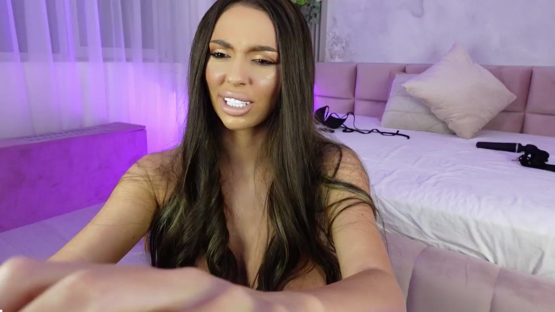 Gallery image thumbnail from Serena_Ramona's myfreecams stream on, 09/22/2024, 23:39 image 9 of 20