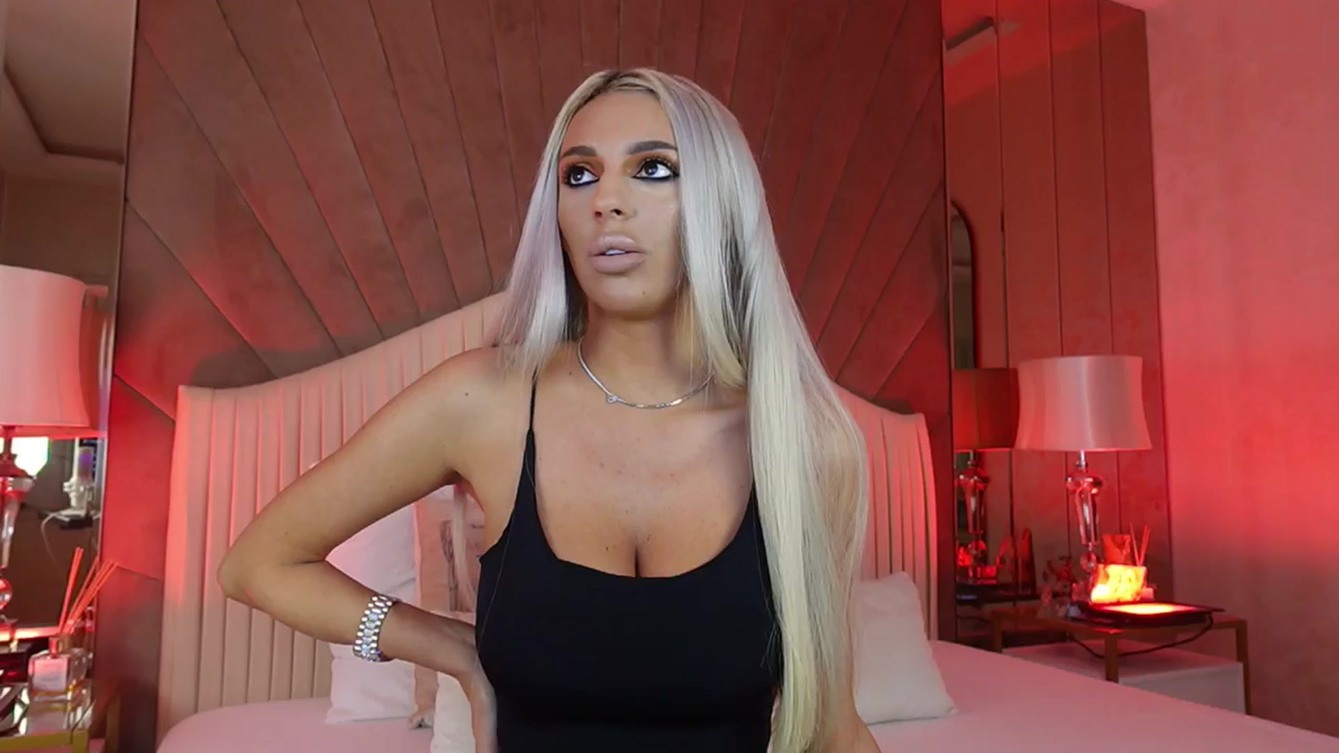 Gallery image thumbnail from Serena_Ramona's myfreecams stream on, 10/28/2024, 07:04 image 1 of 20