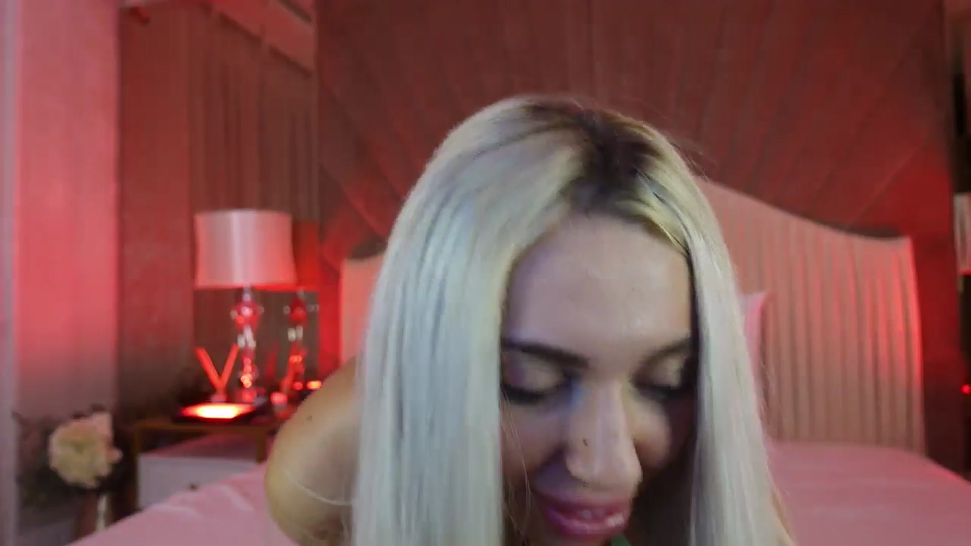 Gallery image thumbnail from Serena_Ramona's myfreecams stream on, 11/04/2024, 01:34 image 18 of 20