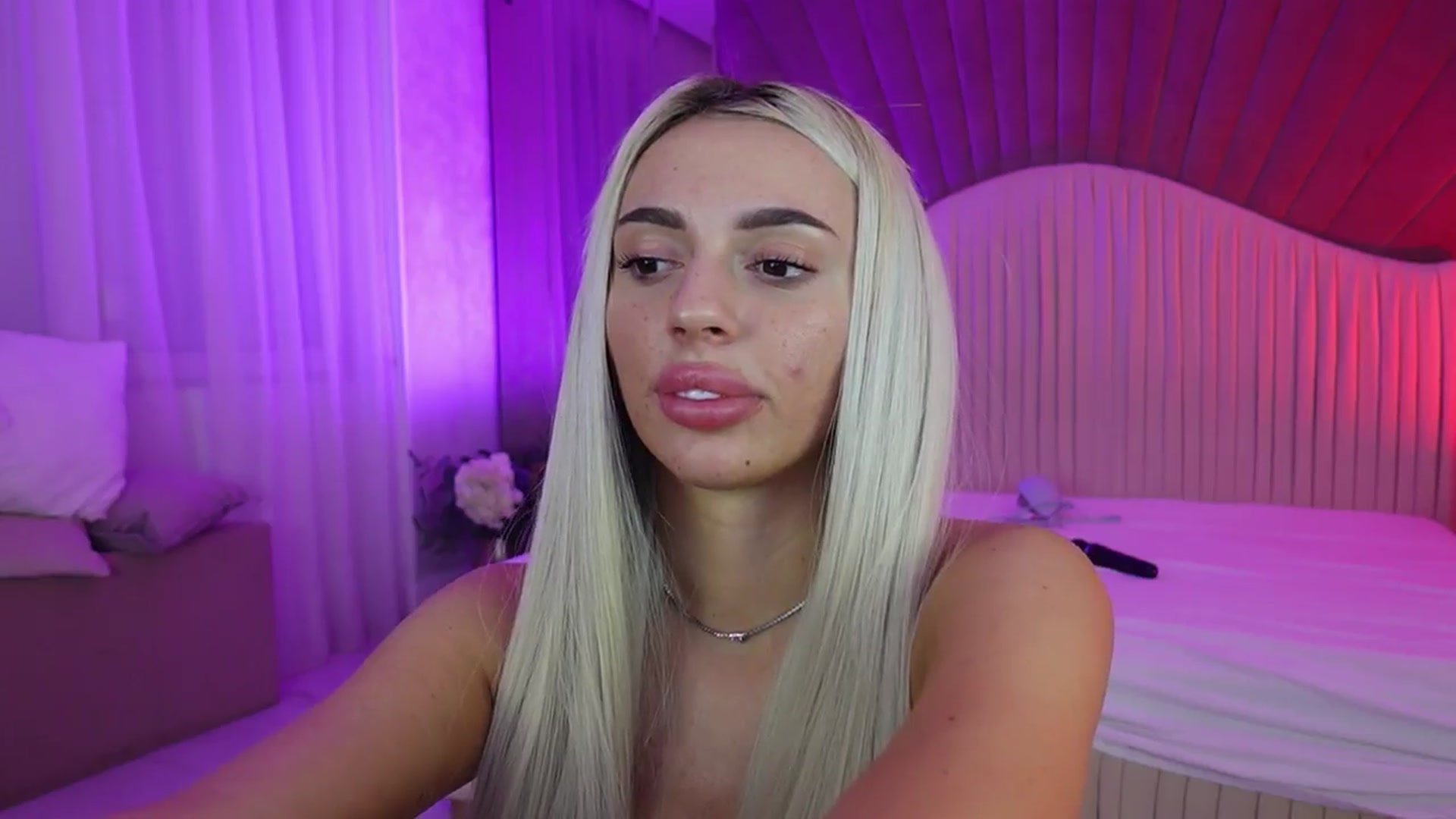 Gallery image thumbnail from Serena_Ramona's myfreecams stream on, 11/07/2024, 04:10 image 17 of 20