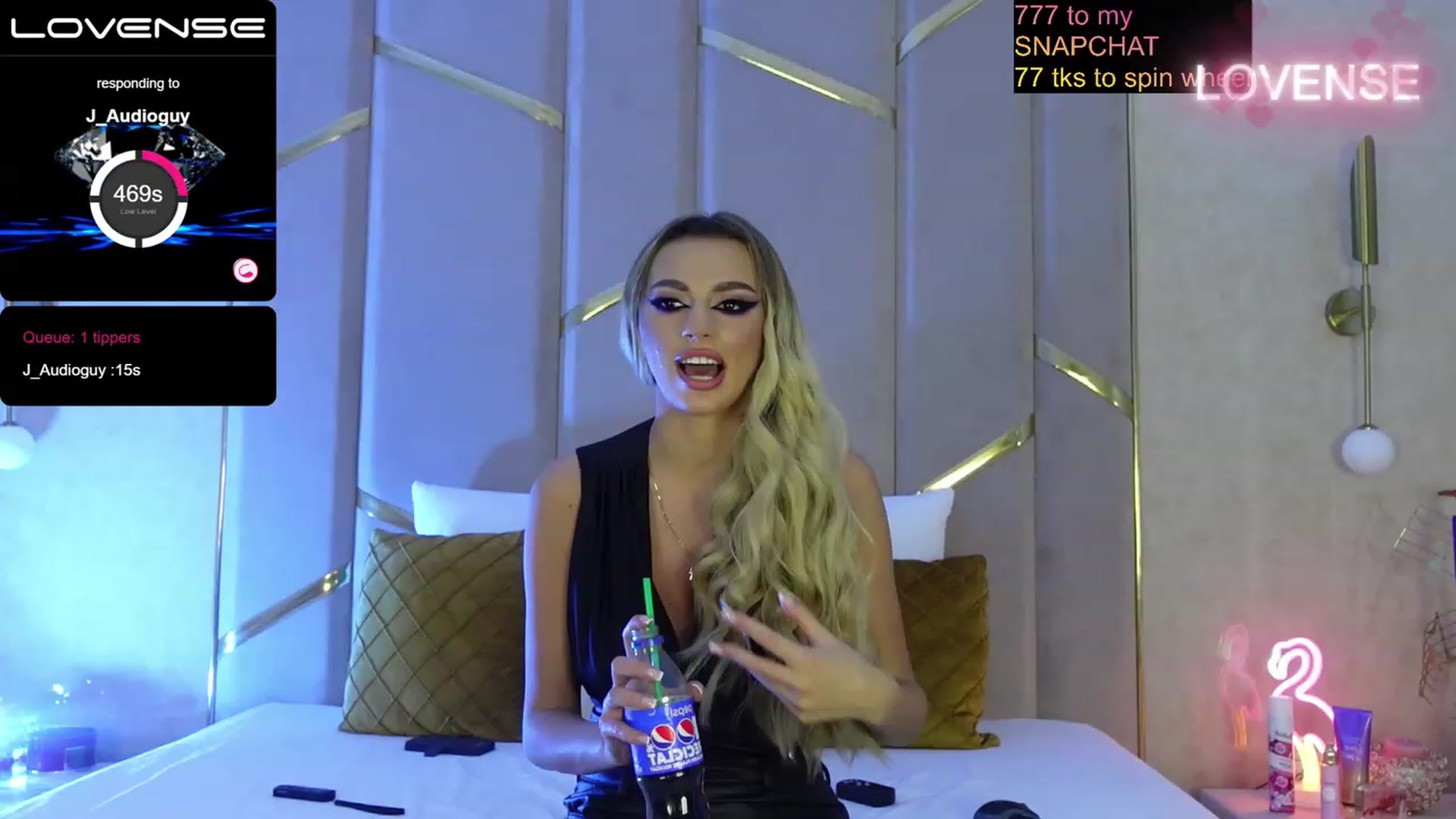 Gallery image thumbnail from Serene_Brown's myfreecams stream on, 12/19/2022, 17:47 image 6 of 20