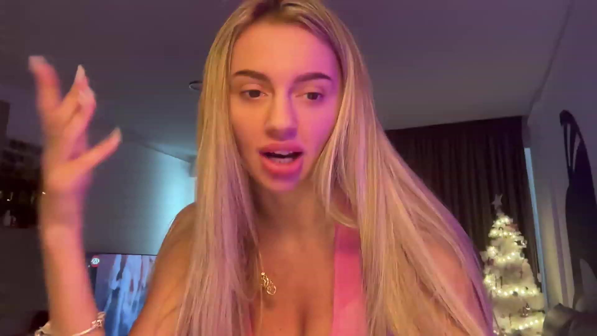 Gallery image thumbnail from Serene_Brown's myfreecams stream on, 12/07/2023, 12:46 image 13 of 20