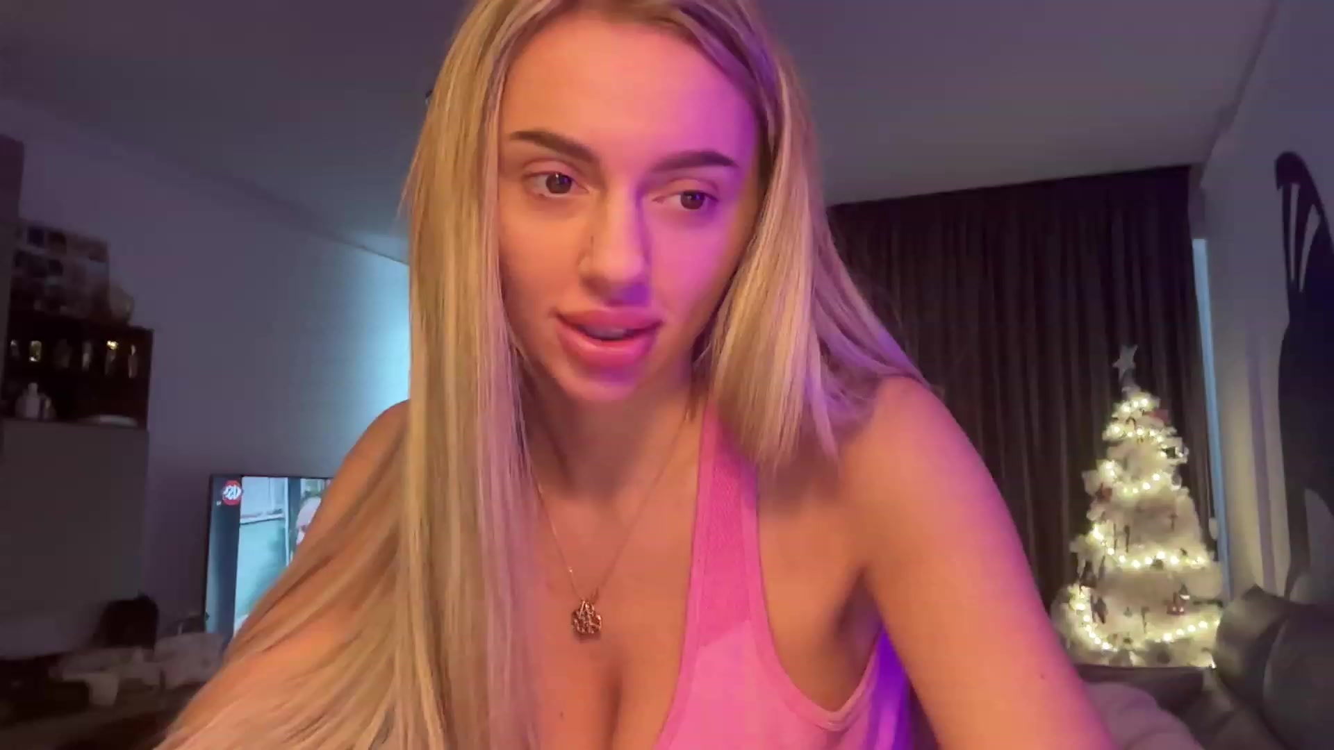 Gallery image thumbnail from Serene_Brown's myfreecams stream on, 12/07/2023, 12:46 image 6 of 20
