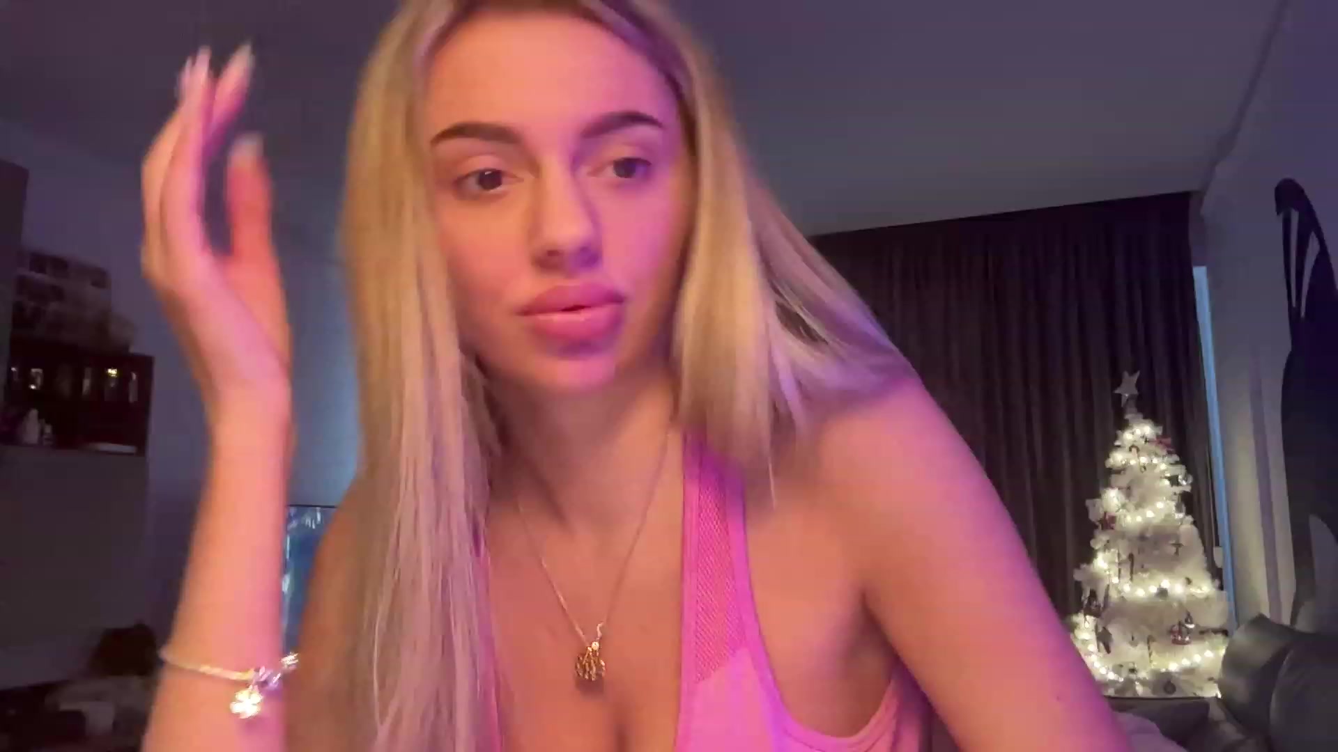 Gallery image thumbnail from Serene_Brown's myfreecams stream on, 12/07/2023, 12:46 image 7 of 20