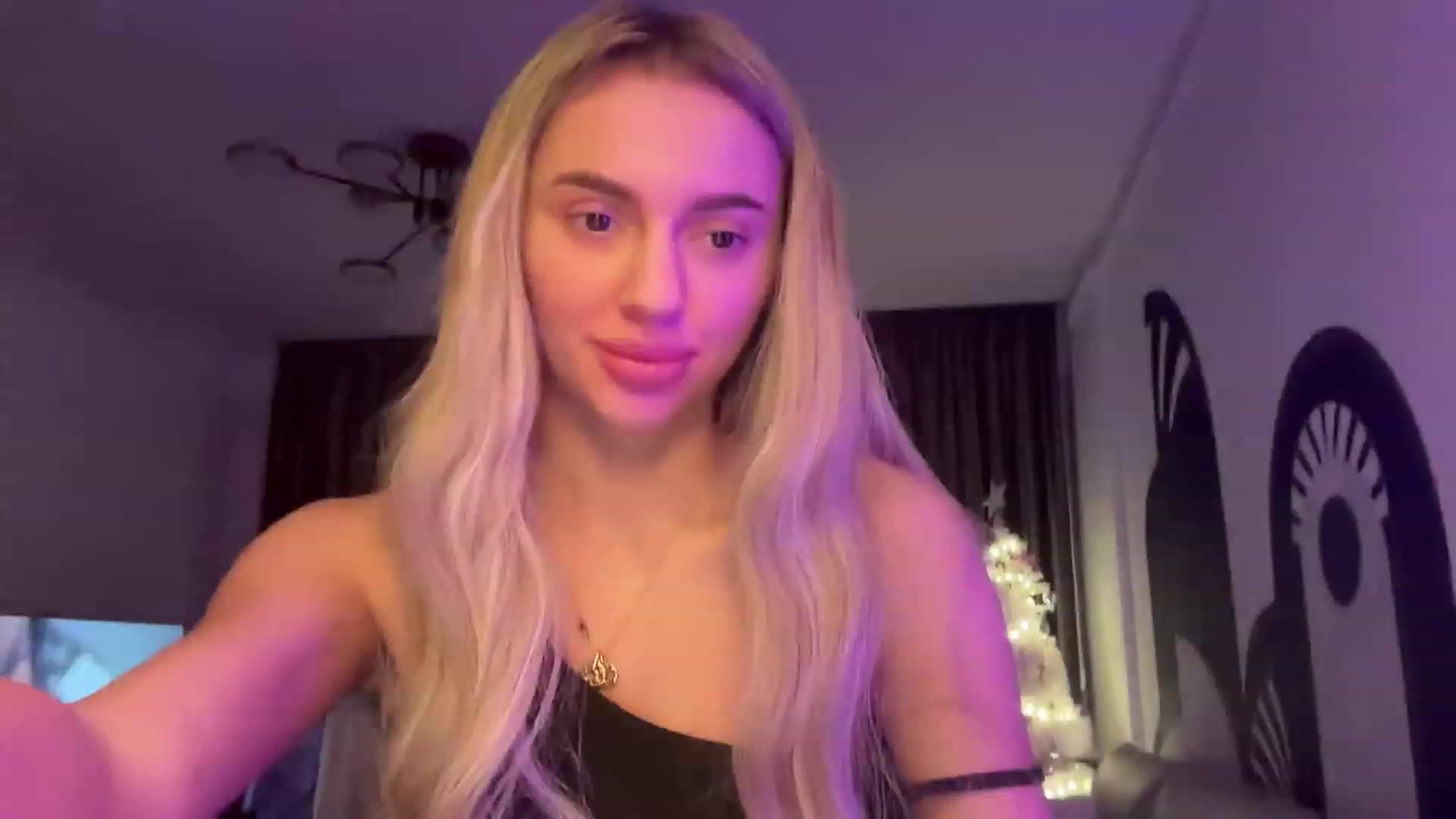 Gallery image thumbnail from Serene_Brown's myfreecams stream on, 12/10/2023, 24:01 image 2 of 20
