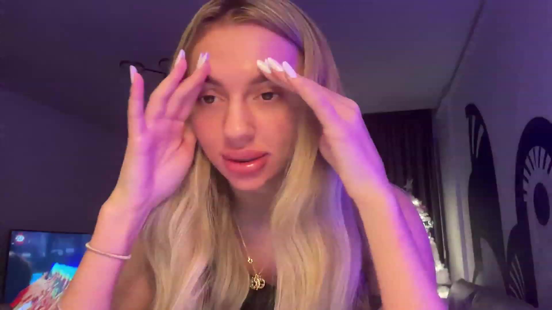 Gallery image thumbnail from Serene_Brown's myfreecams stream on, 12/10/2023, 24:01 image 13 of 20