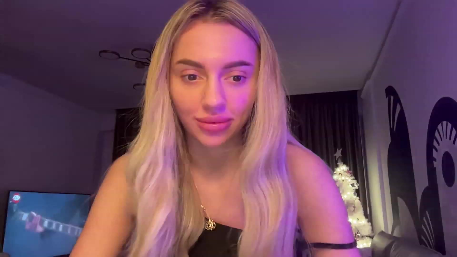 Gallery image thumbnail from Serene_Brown's myfreecams stream on, 12/10/2023, 24:01 image 15 of 20