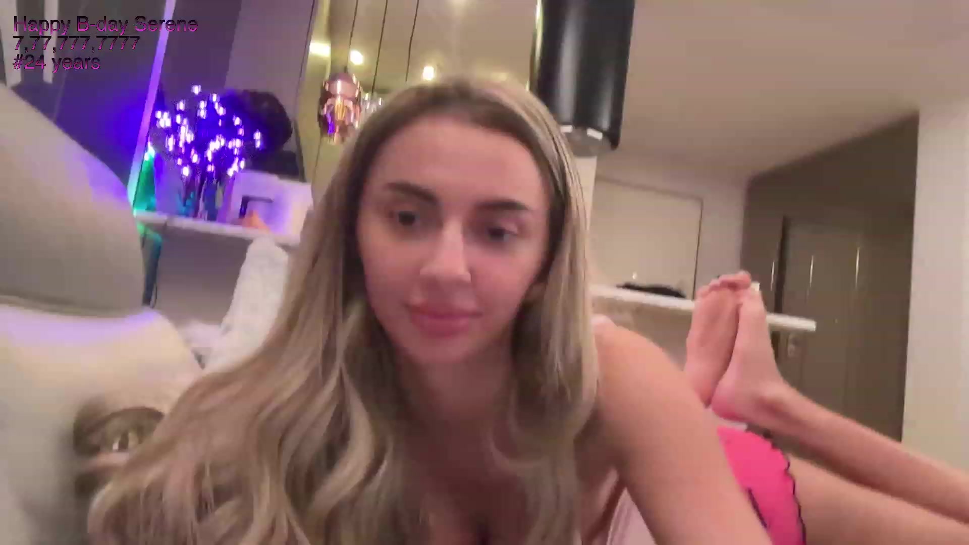 Gallery image thumbnail from Serene_Brown's myfreecams stream on, 12/18/2023, 03:35 image 11 of 20