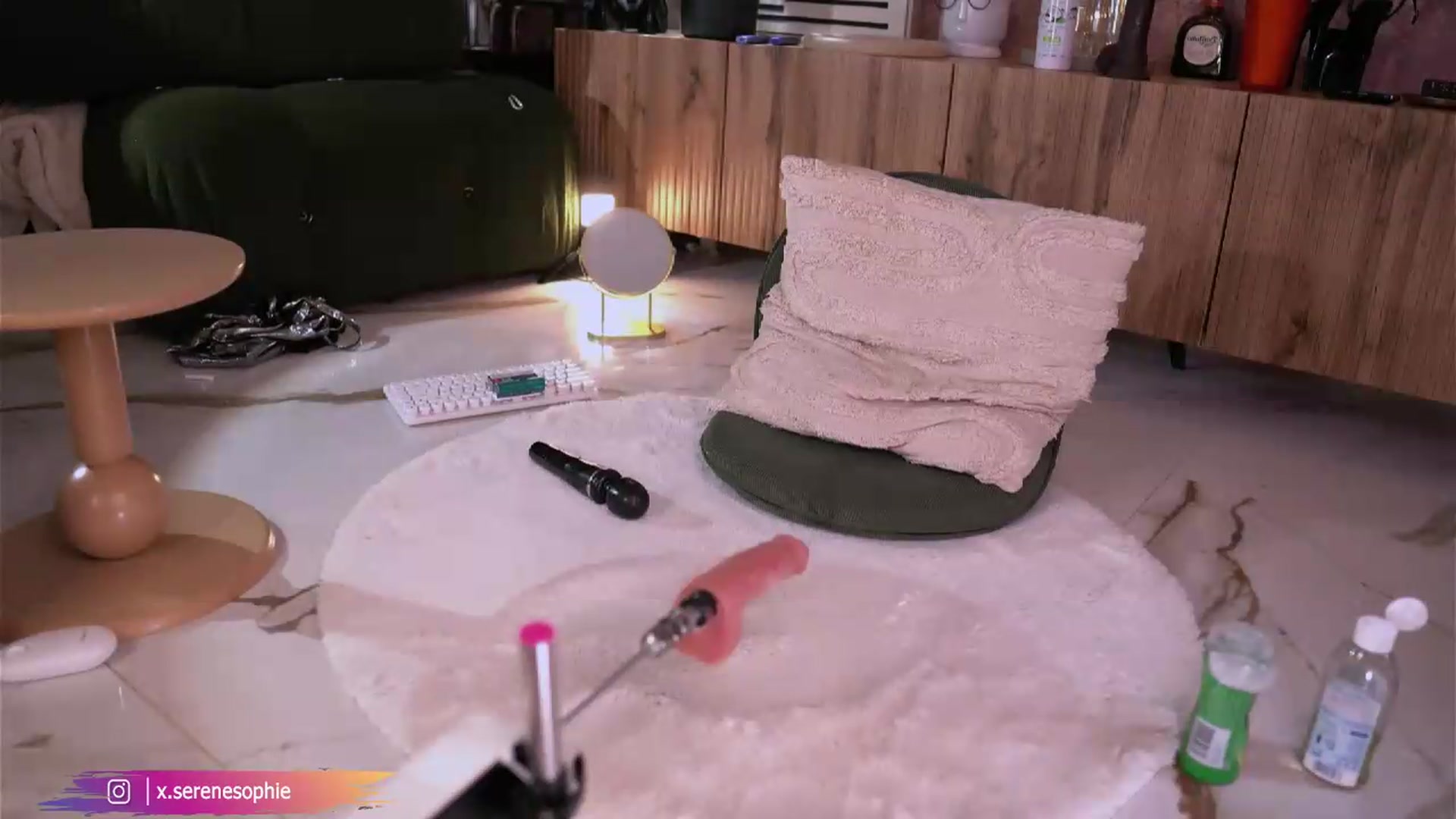 Gallery image thumbnail from Serene_Sophie's myfreecams stream on, 08/28/2026, 01:00 image 17 of 20