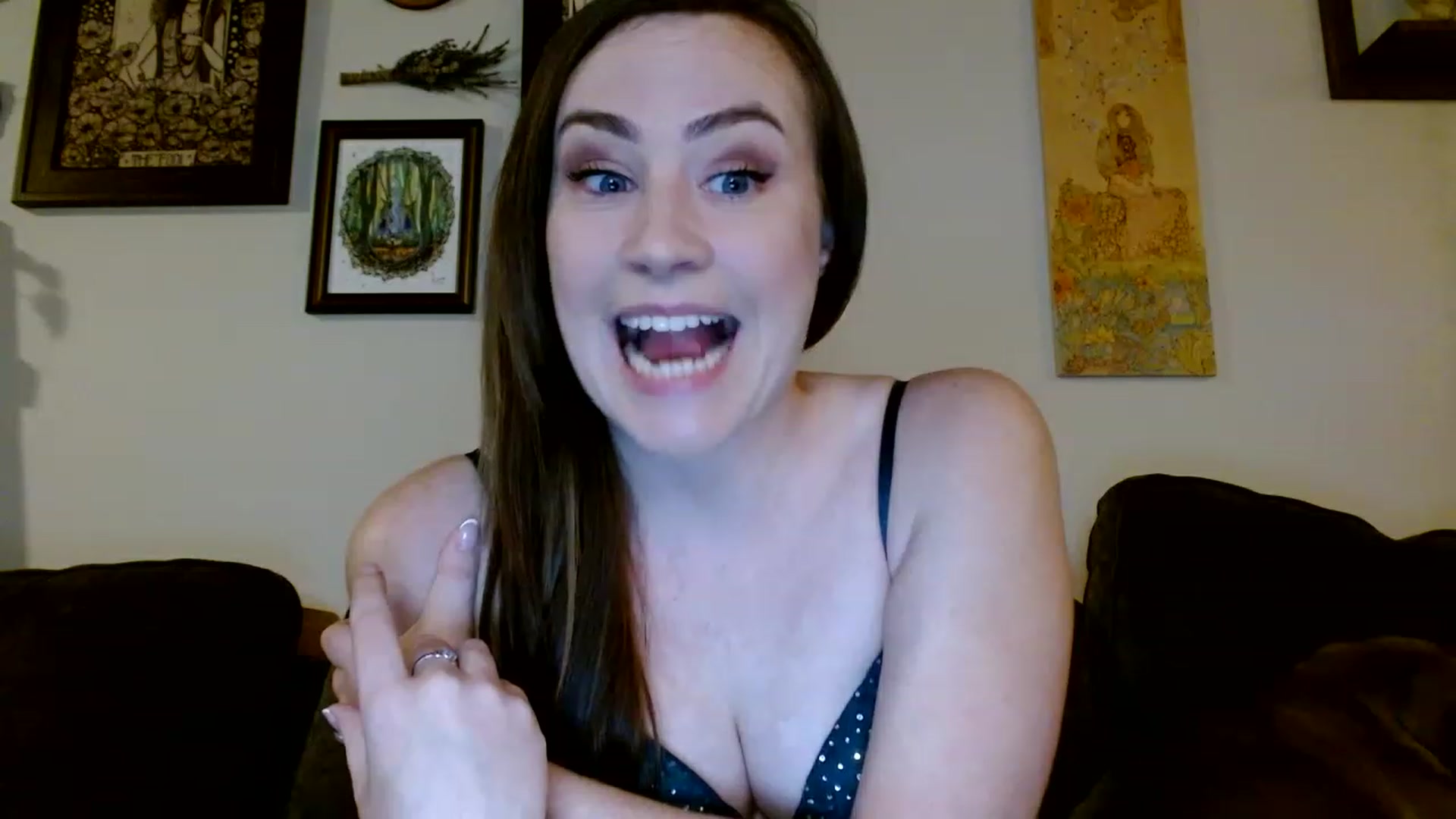 Gallery image thumbnail from Serenity's myfreecams stream on, 12/04/2022, 01:36 image 6 of 20