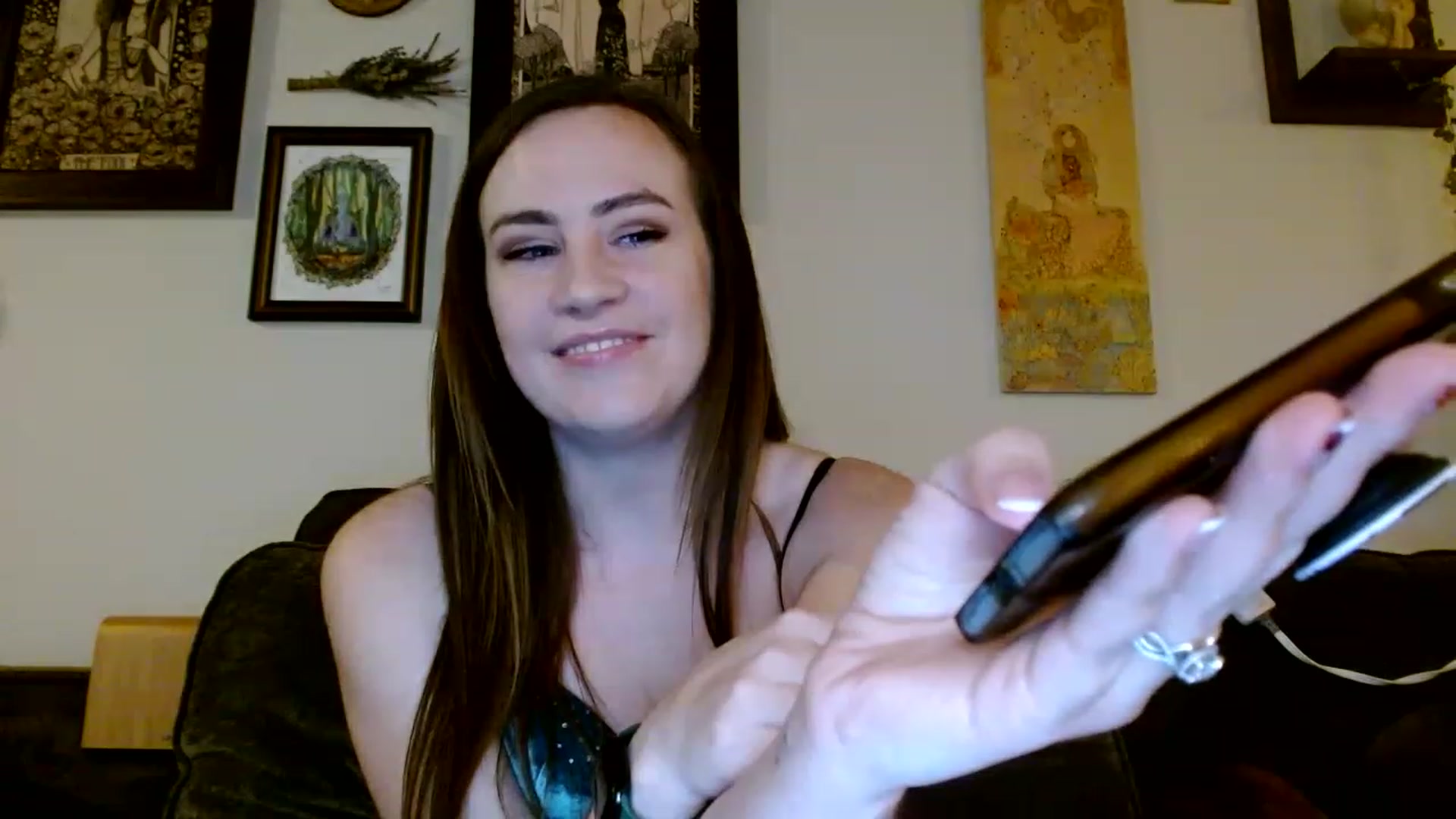 Gallery image thumbnail from Serenity's myfreecams stream on, 12/04/2022, 03:38 image 10 of 20