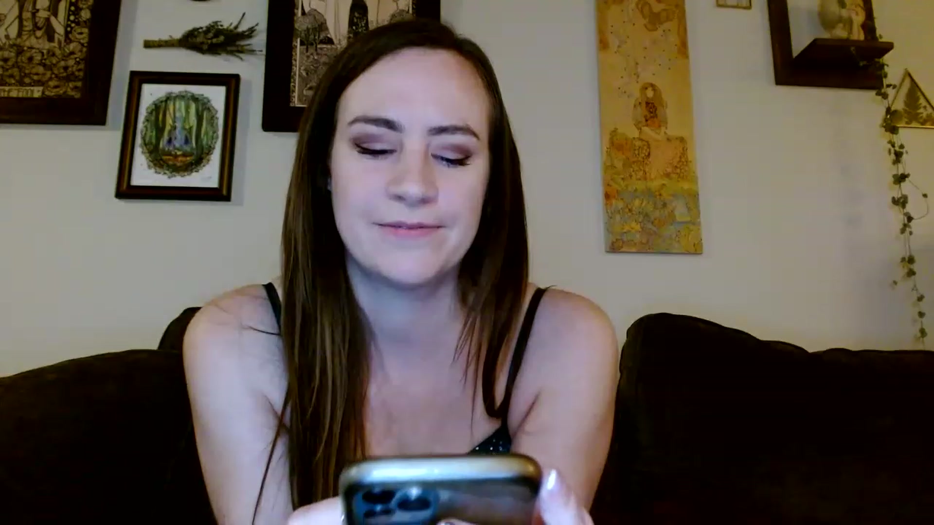 Gallery image thumbnail from Serenity's myfreecams stream on, 12/04/2022, 03:38 image 6 of 20