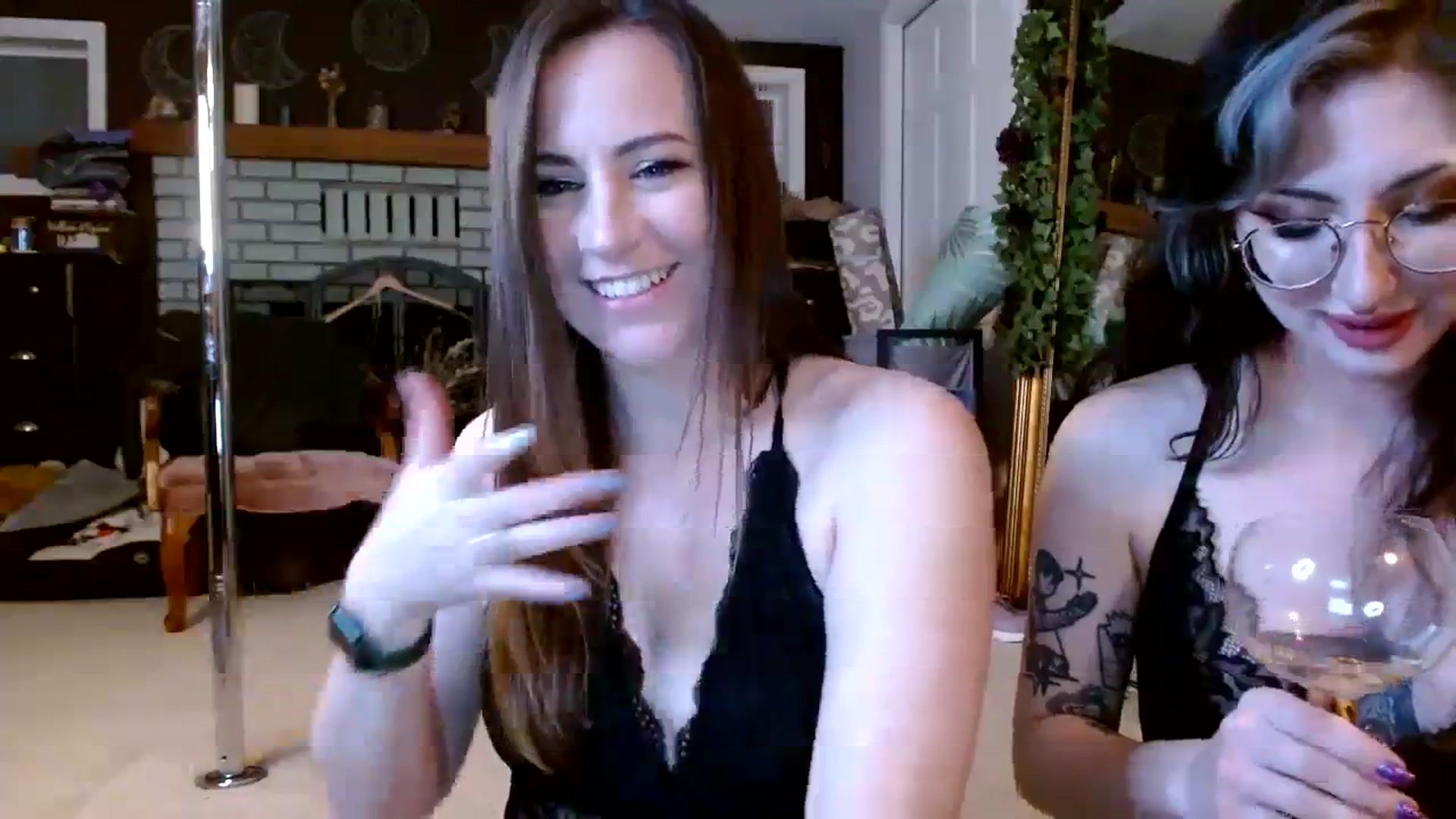 Gallery image thumbnail from Serenity's myfreecams stream on, 01/12/2024, 04:51 image 5 of 20
