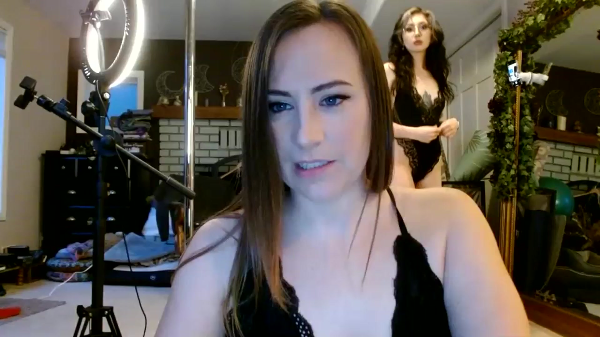 Gallery image thumbnail from Serenity's myfreecams stream on, 01/12/2024, 04:51 image 1 of 20