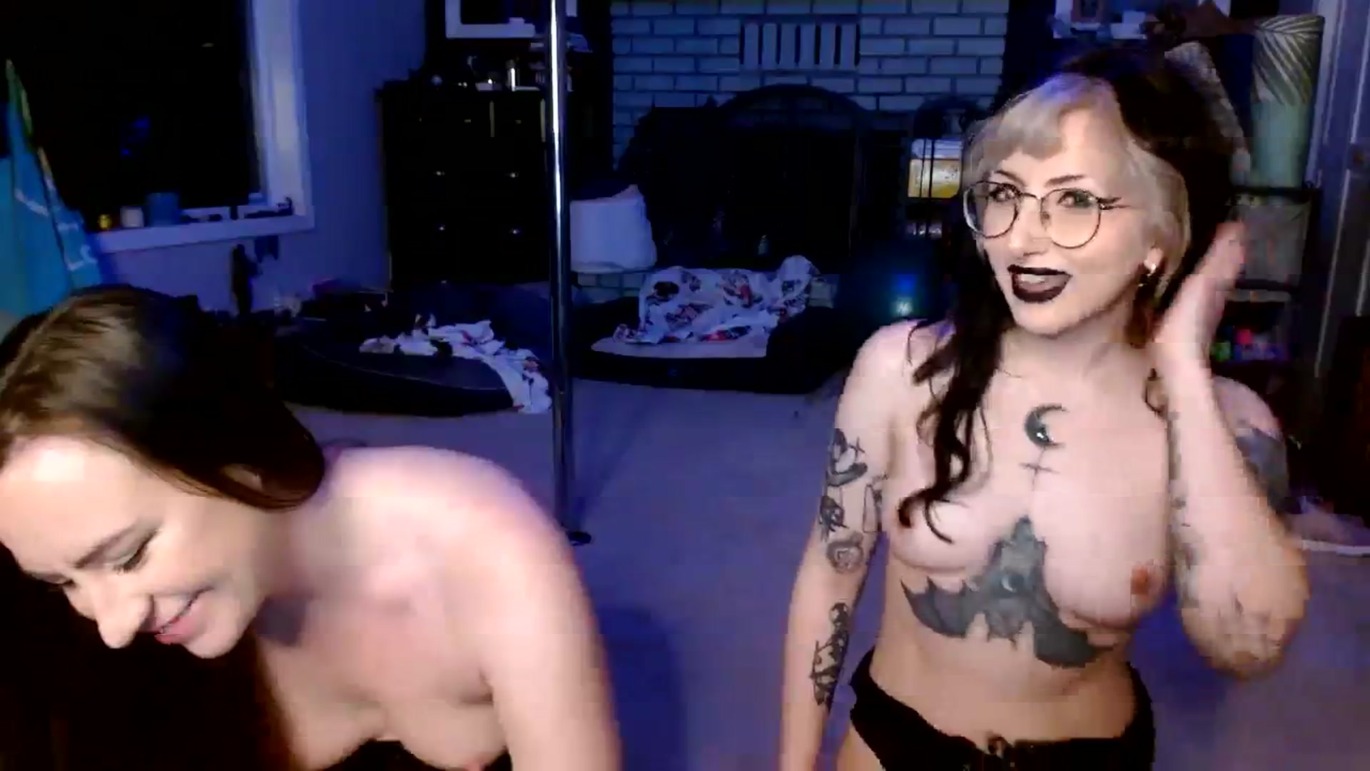 Gallery image thumbnail from Serenity's myfreecams stream on, 02/29/2024, 03:57 image 9 of 20