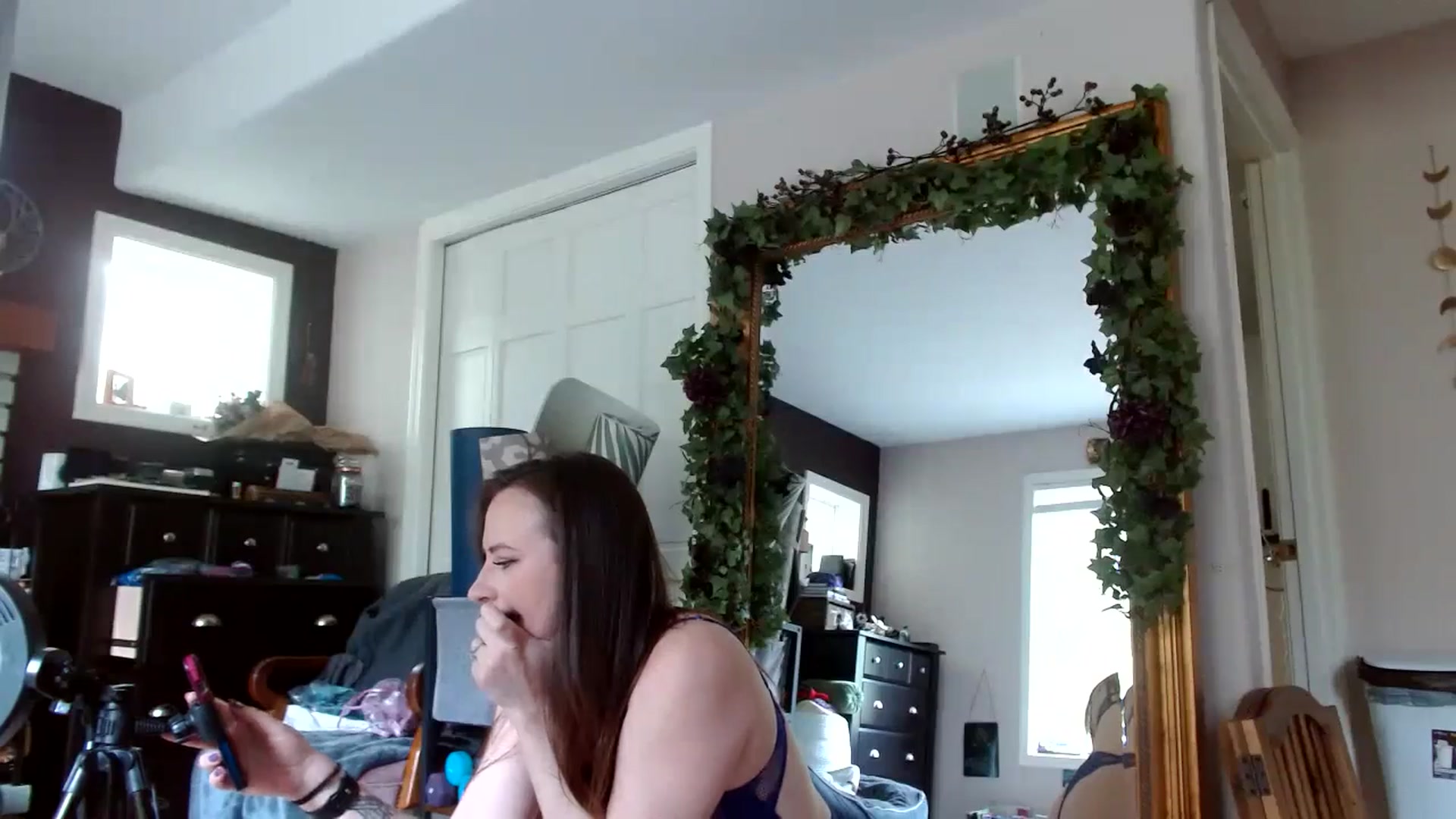 Gallery image thumbnail from Serenity's myfreecams stream on, 05/23/2024, 24:04 image 16 of 20