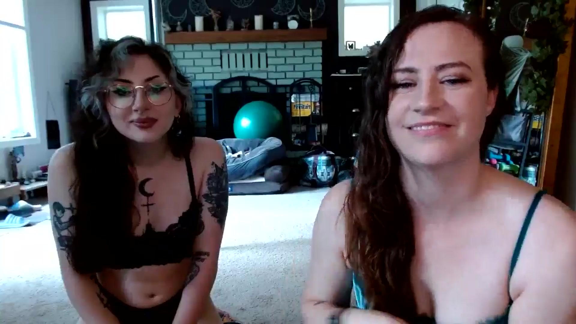 Gallery image thumbnail from Serenity's myfreecams stream on, 06/12/2024, 05:40 image 3 of 20