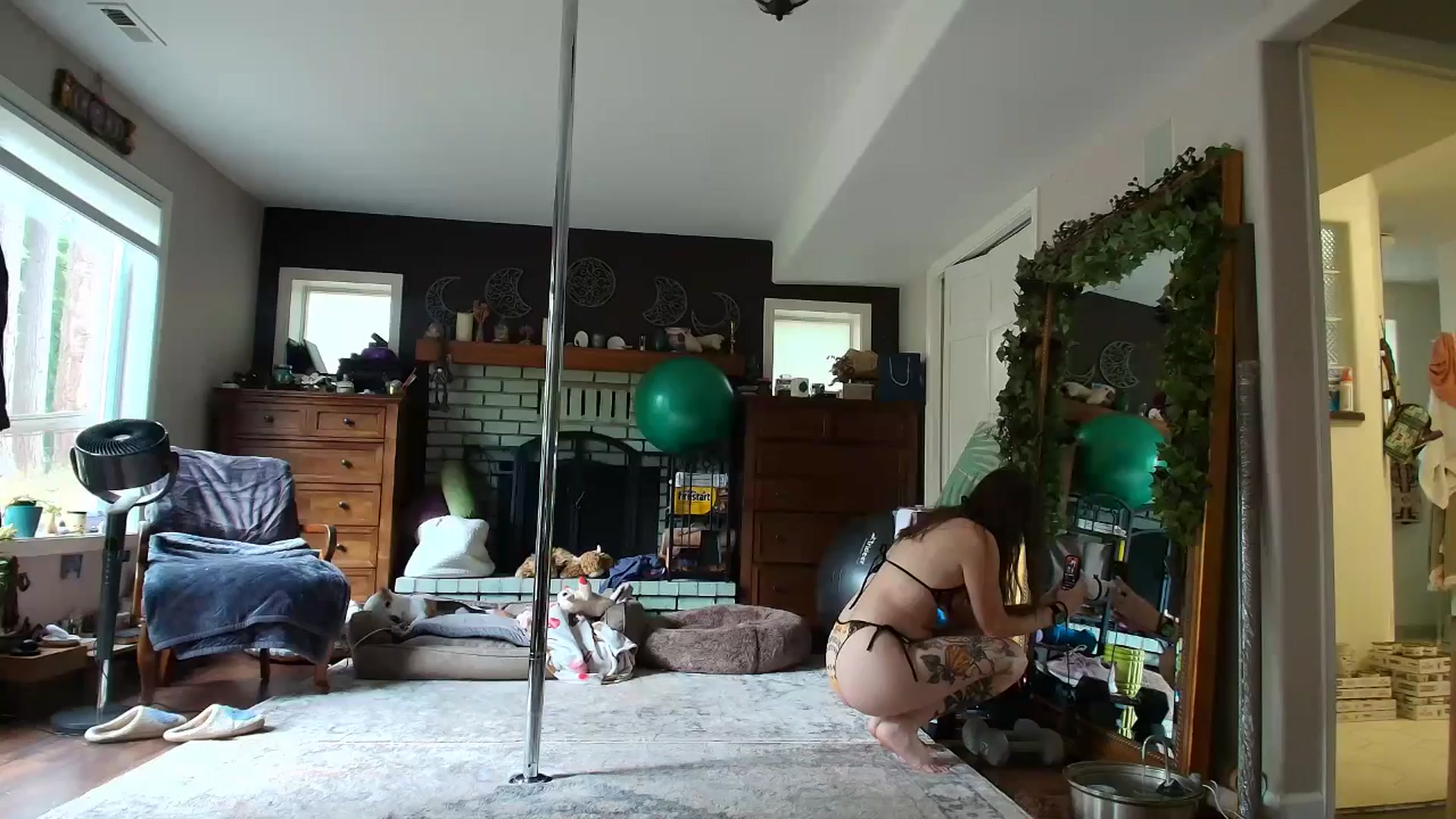 Gallery image thumbnail from Serenity's myfreecams stream on, 10/16/2025, 22:48 image 4 of 20