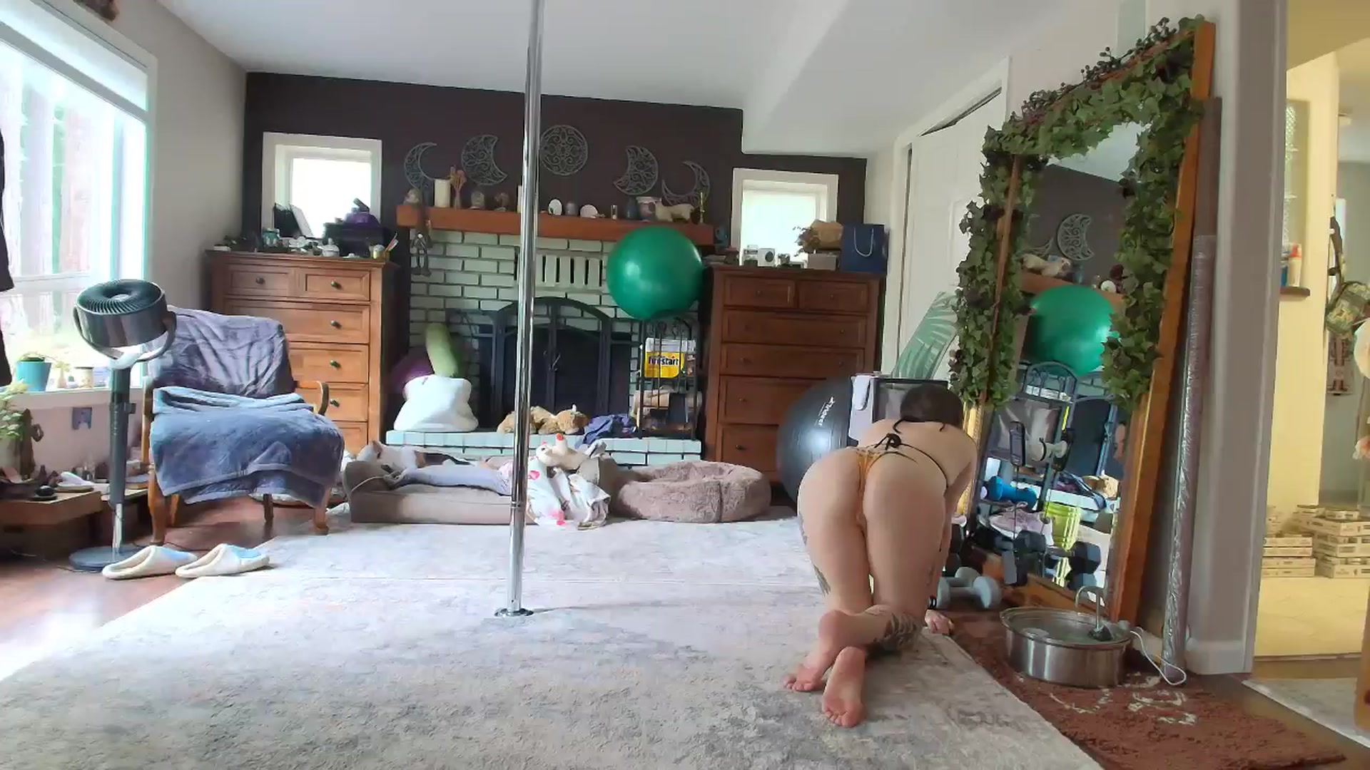 Gallery image thumbnail from Serenity's myfreecams stream on, 10/16/2025, 22:48 image 11 of 20