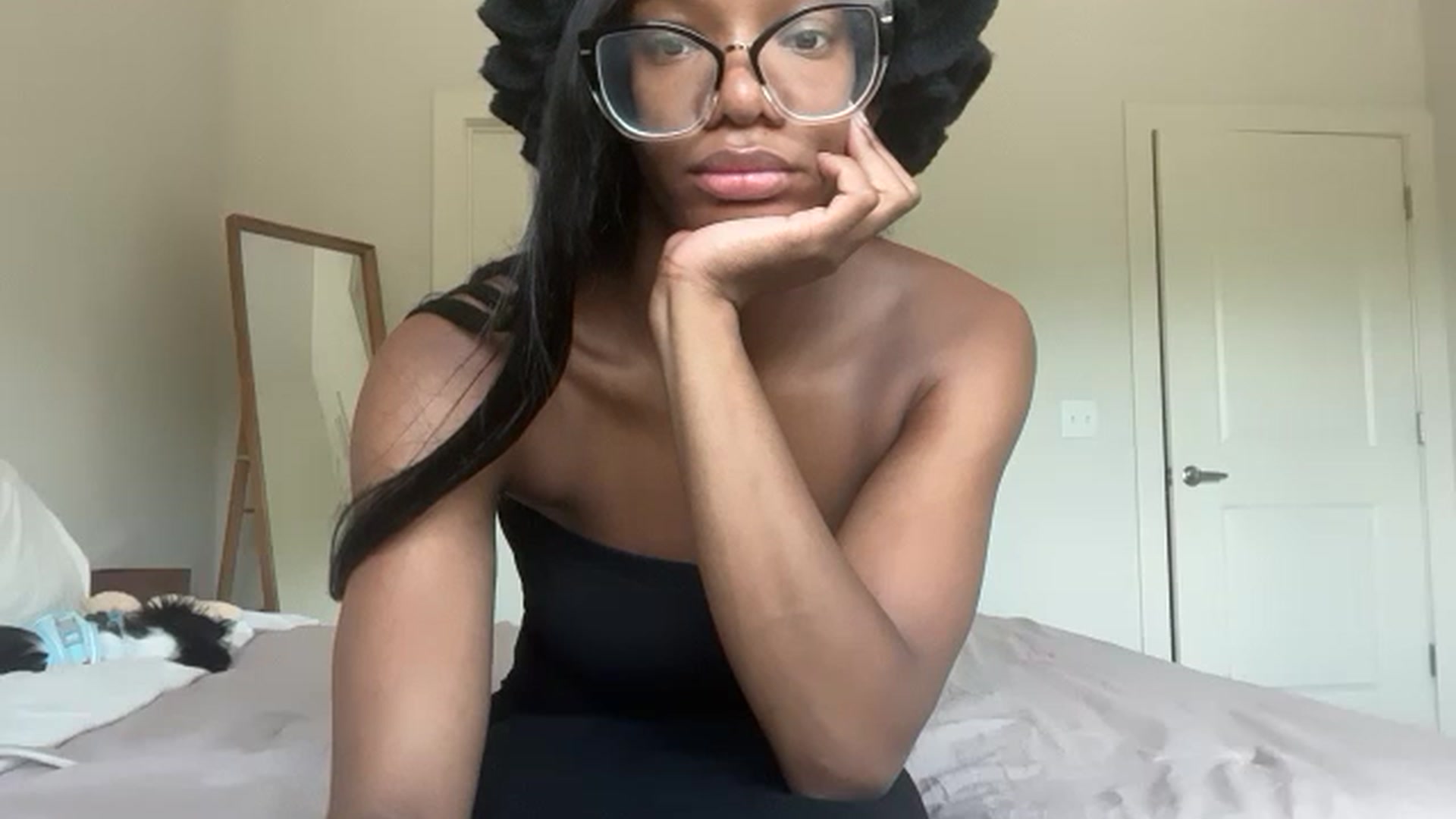 Gallery image thumbnail from SerenityBee's myfreecams stream on, 06/28/2025, 17:42 image 11 of 20